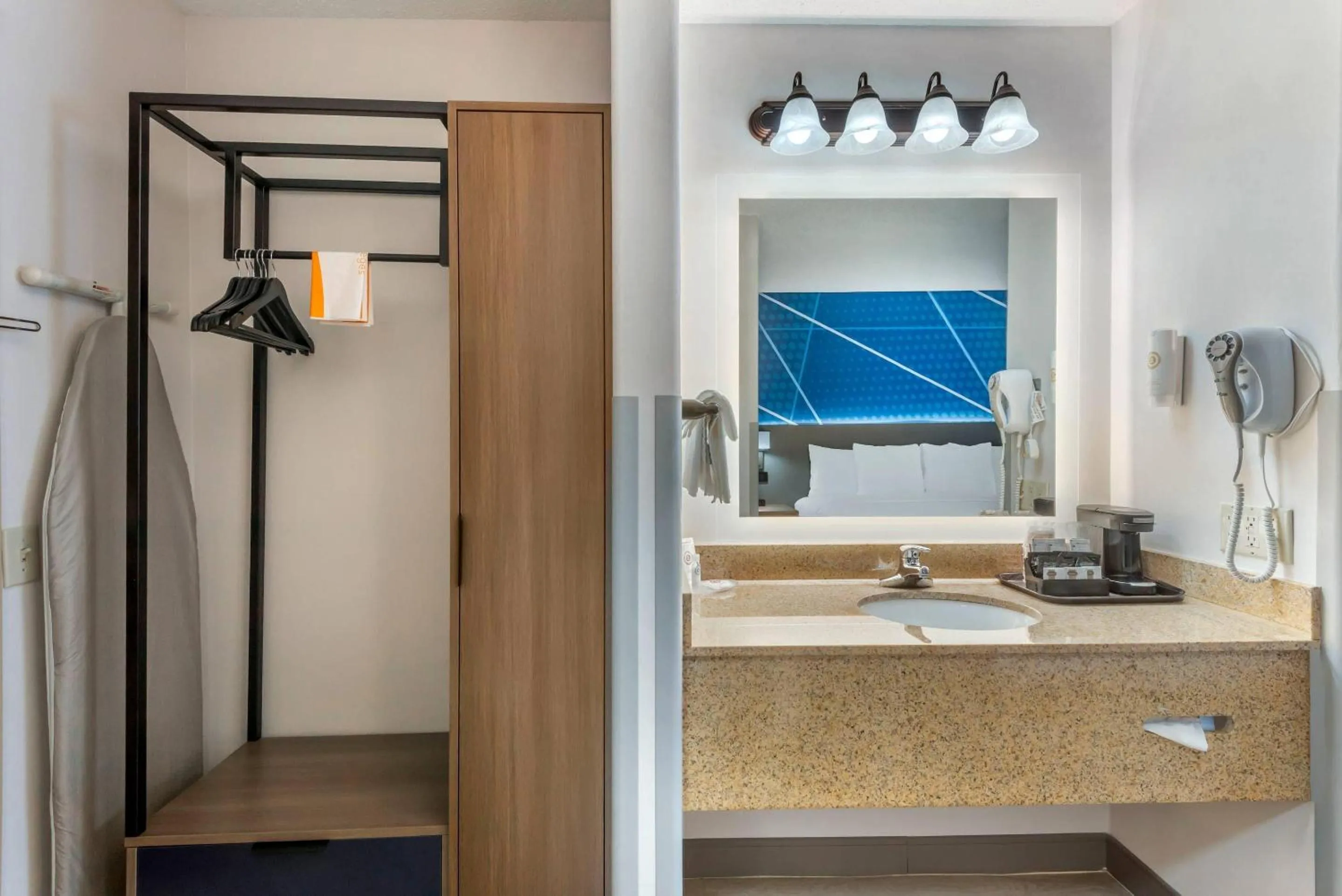 Bedroom in Comfort Inn Green River National Park Area