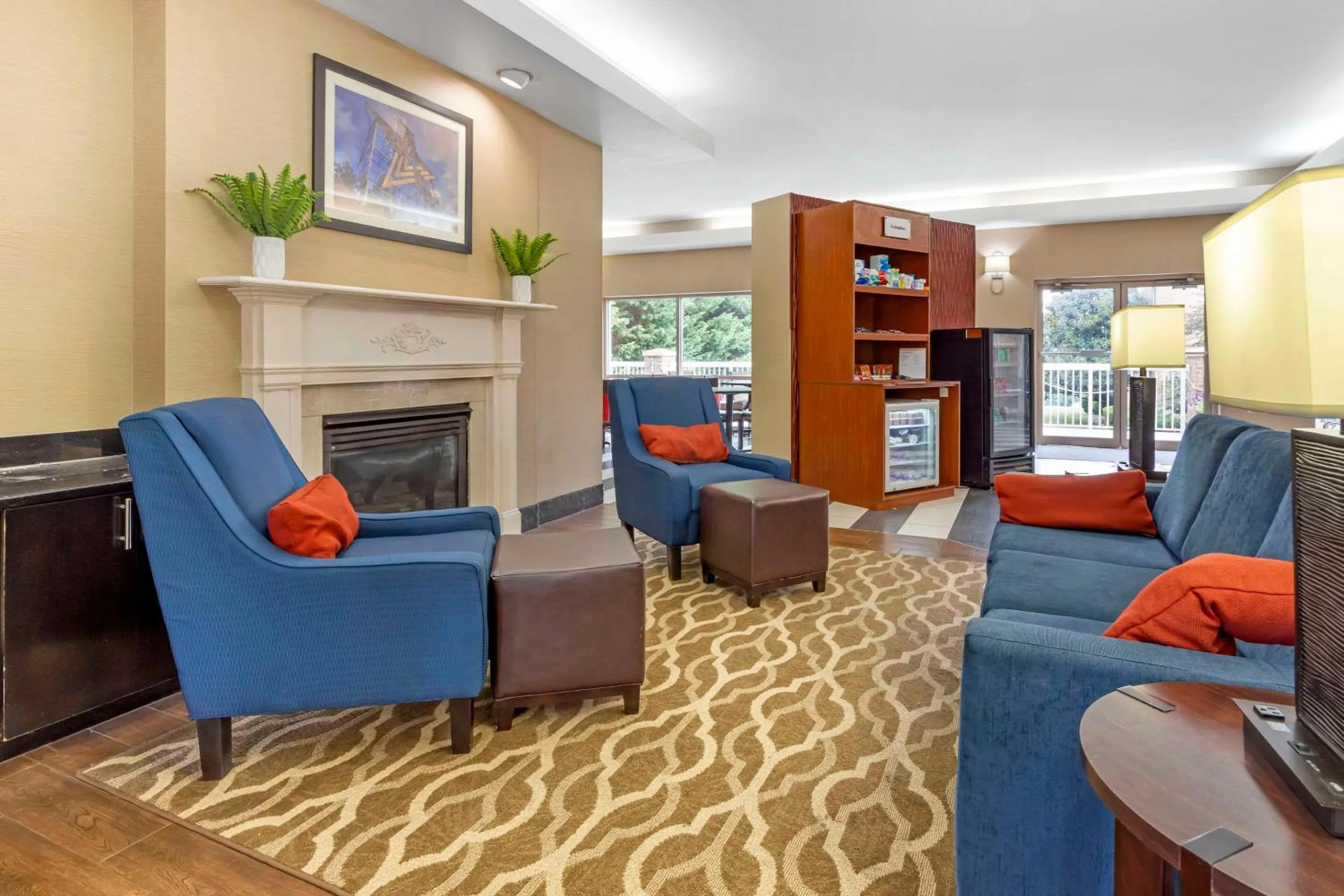 Lobby or reception in Comfort Suites Inn at Ridgewood Farm