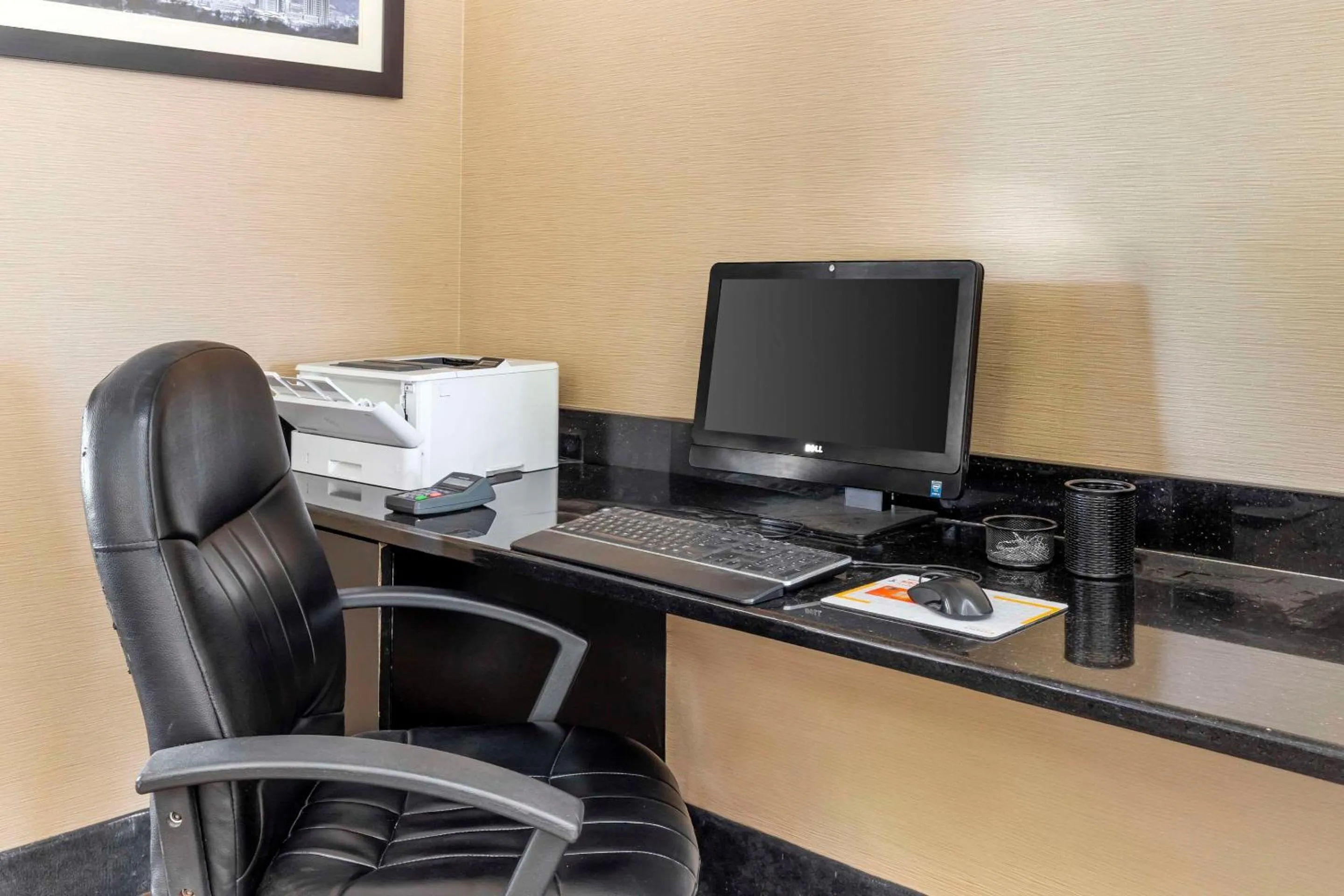Business facilities in Comfort Suites Inn at Ridgewood Farm