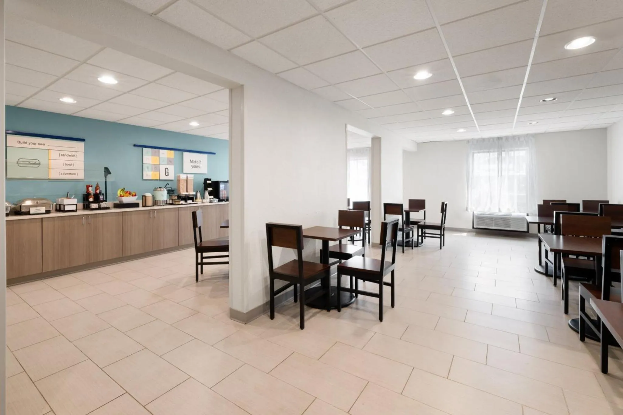 Breakfast in Garner Hotel Virginia Beach North by IHG