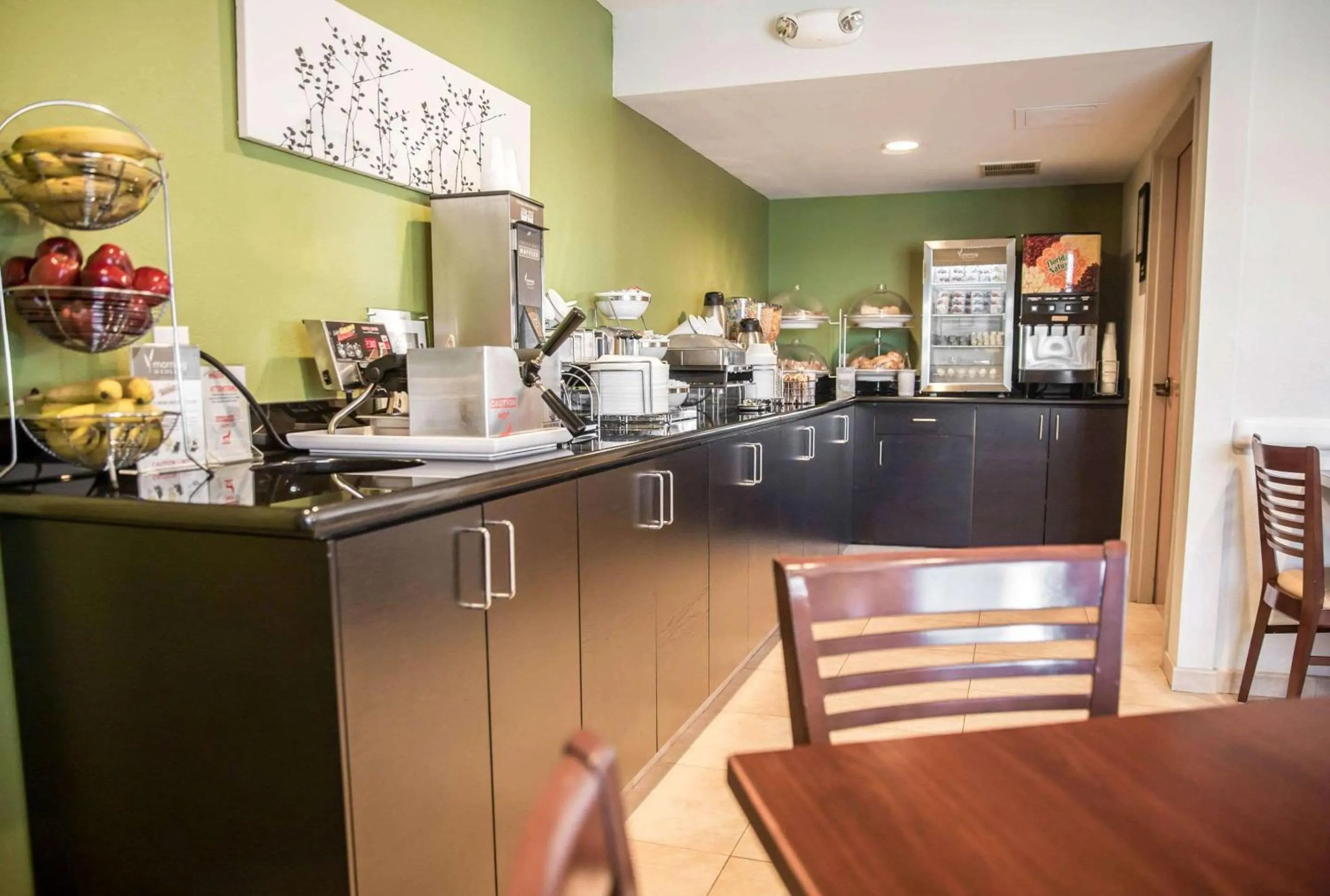 Restaurant/places to eat in Sleep Inn Woodbridge - Potomac Mills