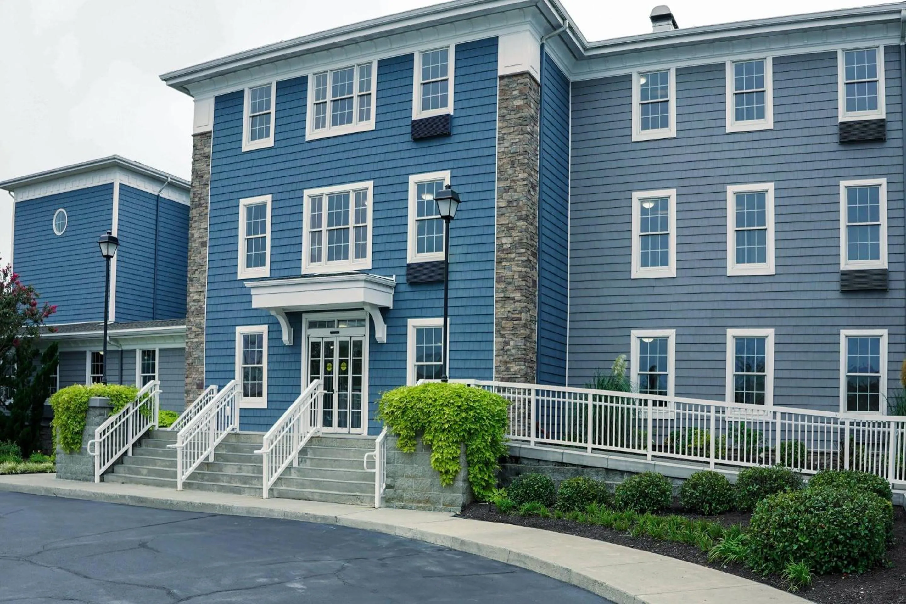 Property building in Comfort Suites Chincoteague Island Bayfront Resort