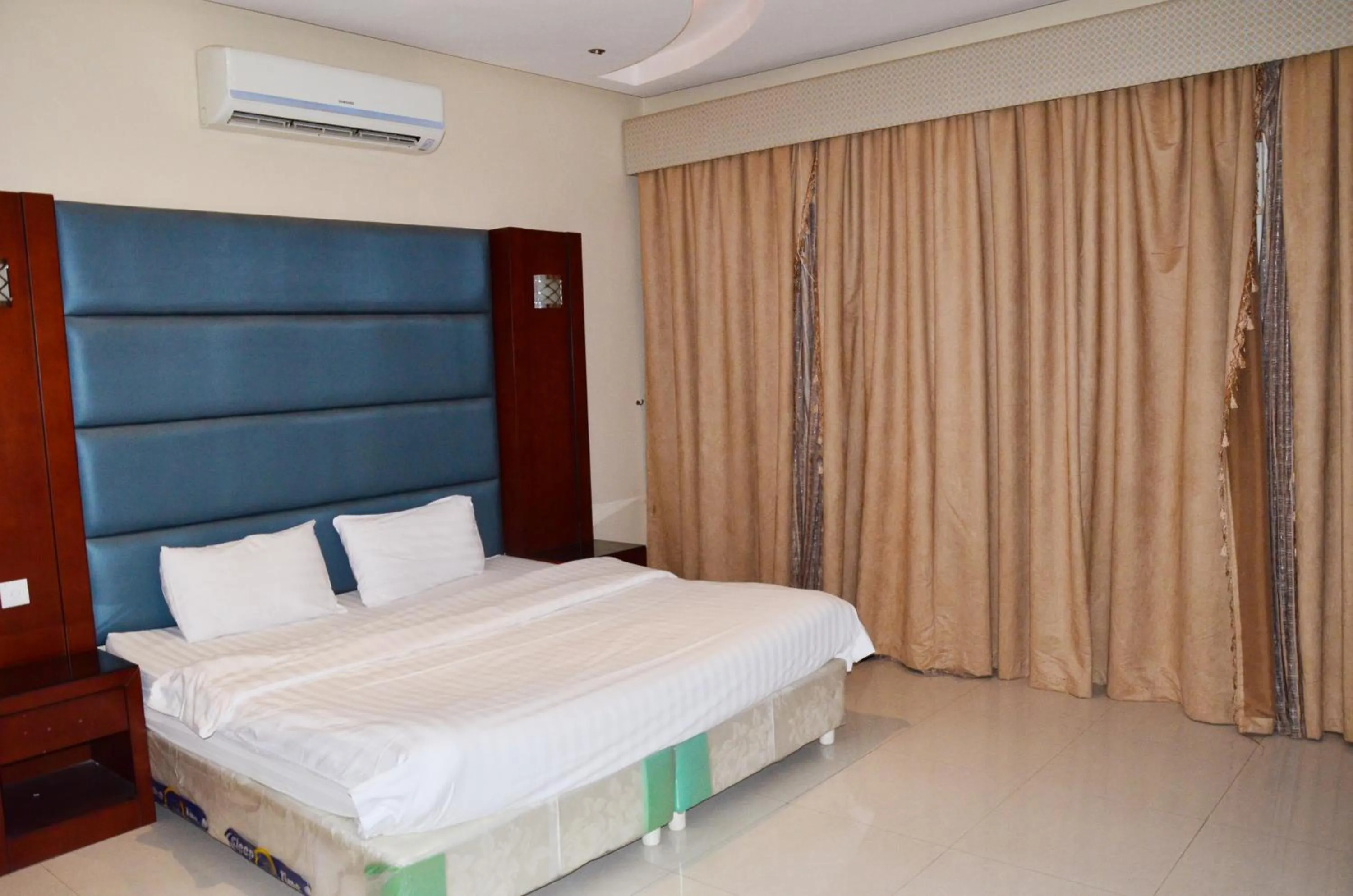 Bed in Silent Room 3 By Quiet Rooms