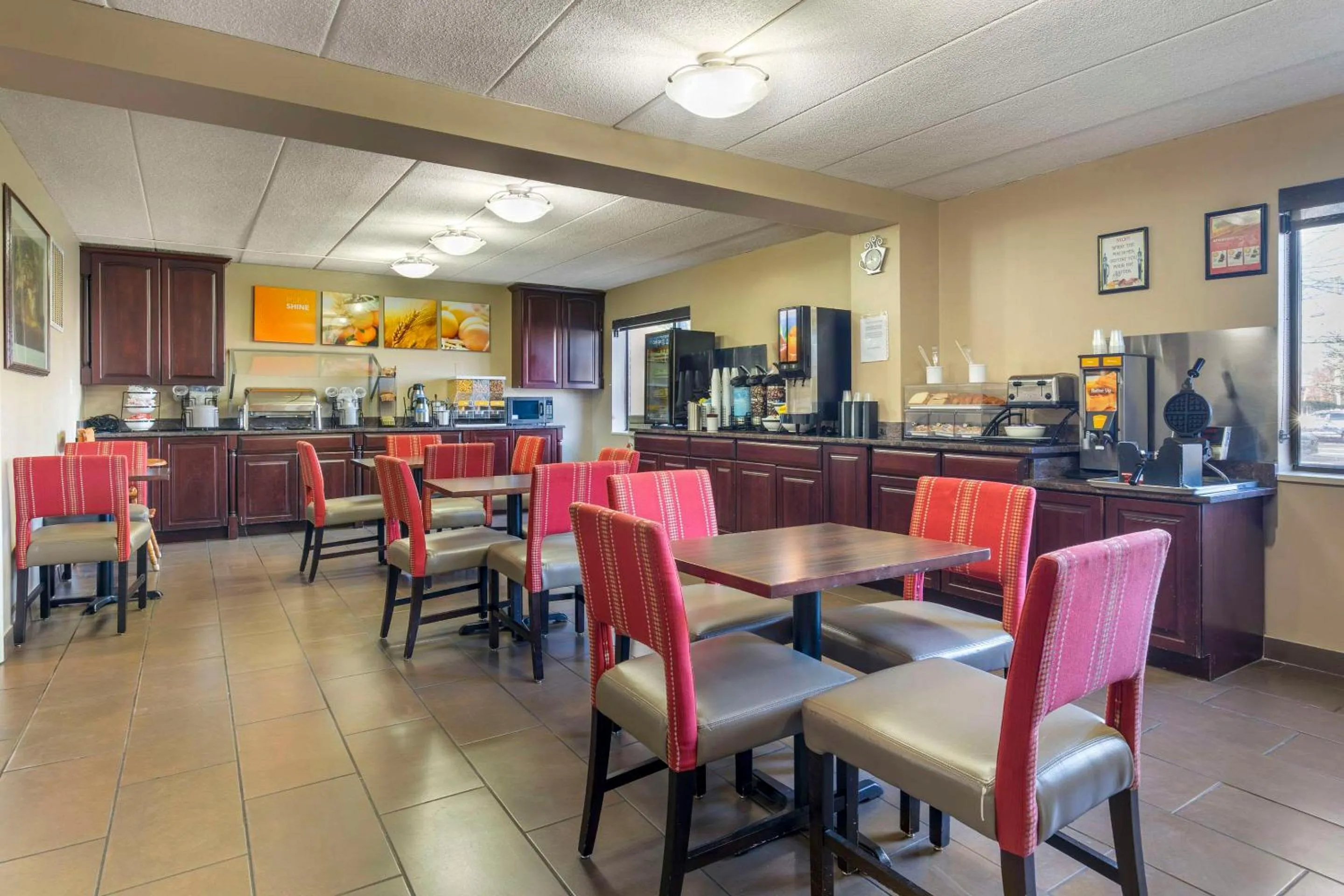 Breakfast in Comfort Inn University Center