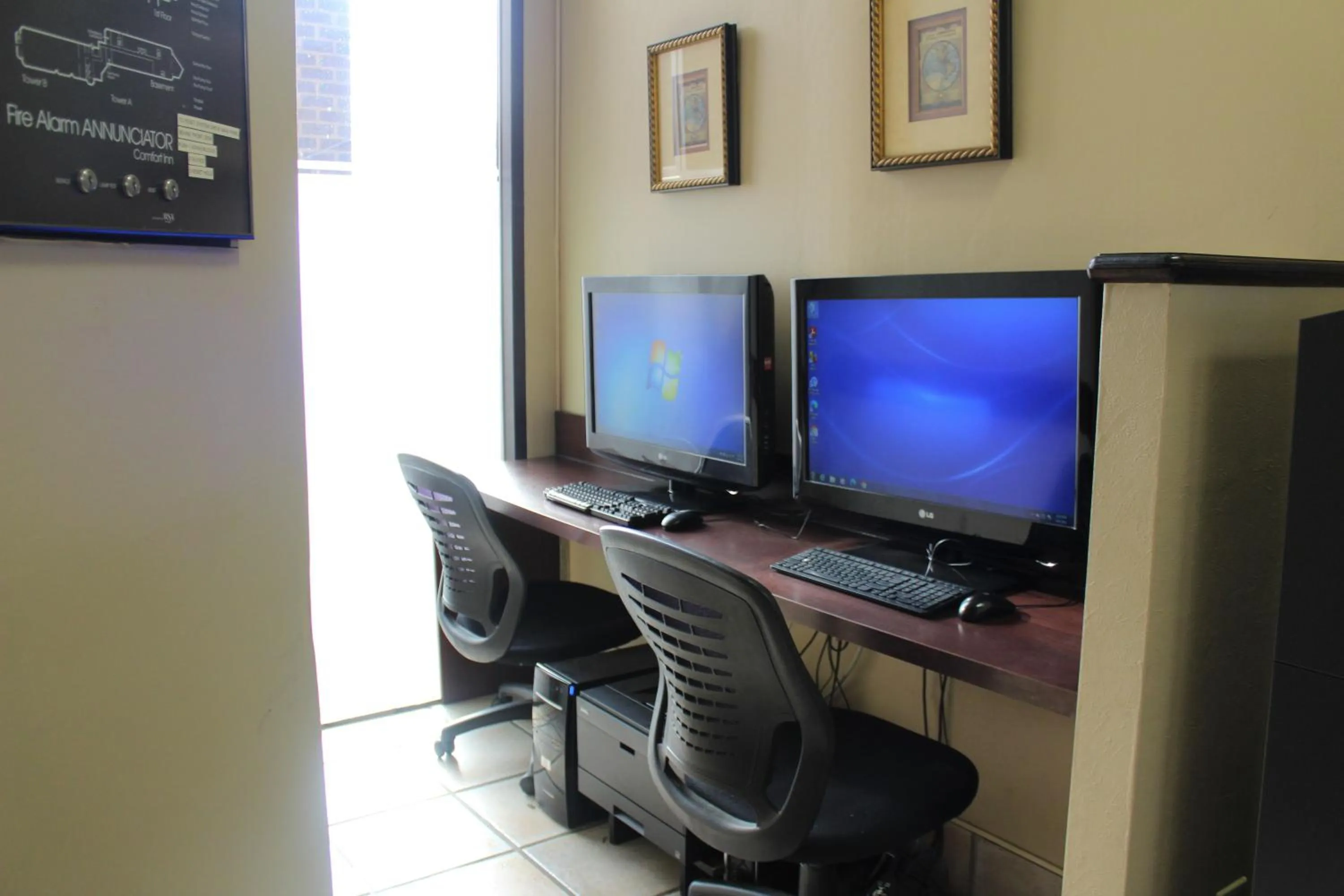 Business facilities in Comfort Inn University Center