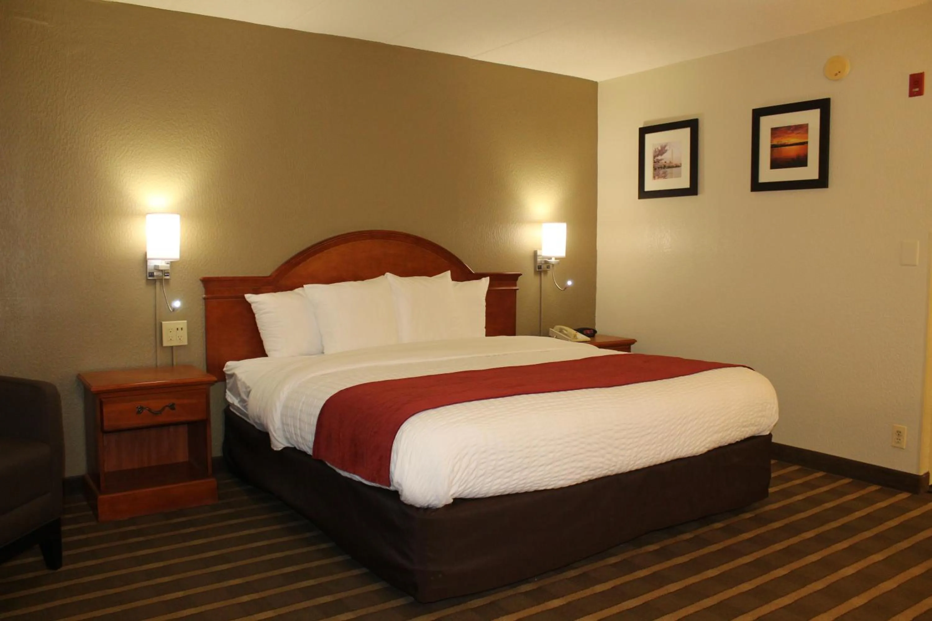 Bed in Comfort Inn University Center