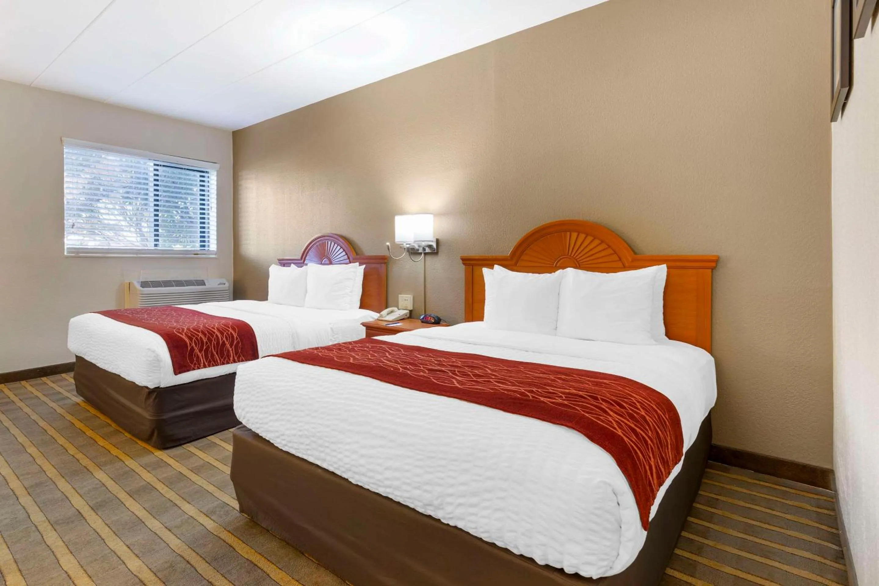 Bedroom, Bed in Comfort Inn University Center