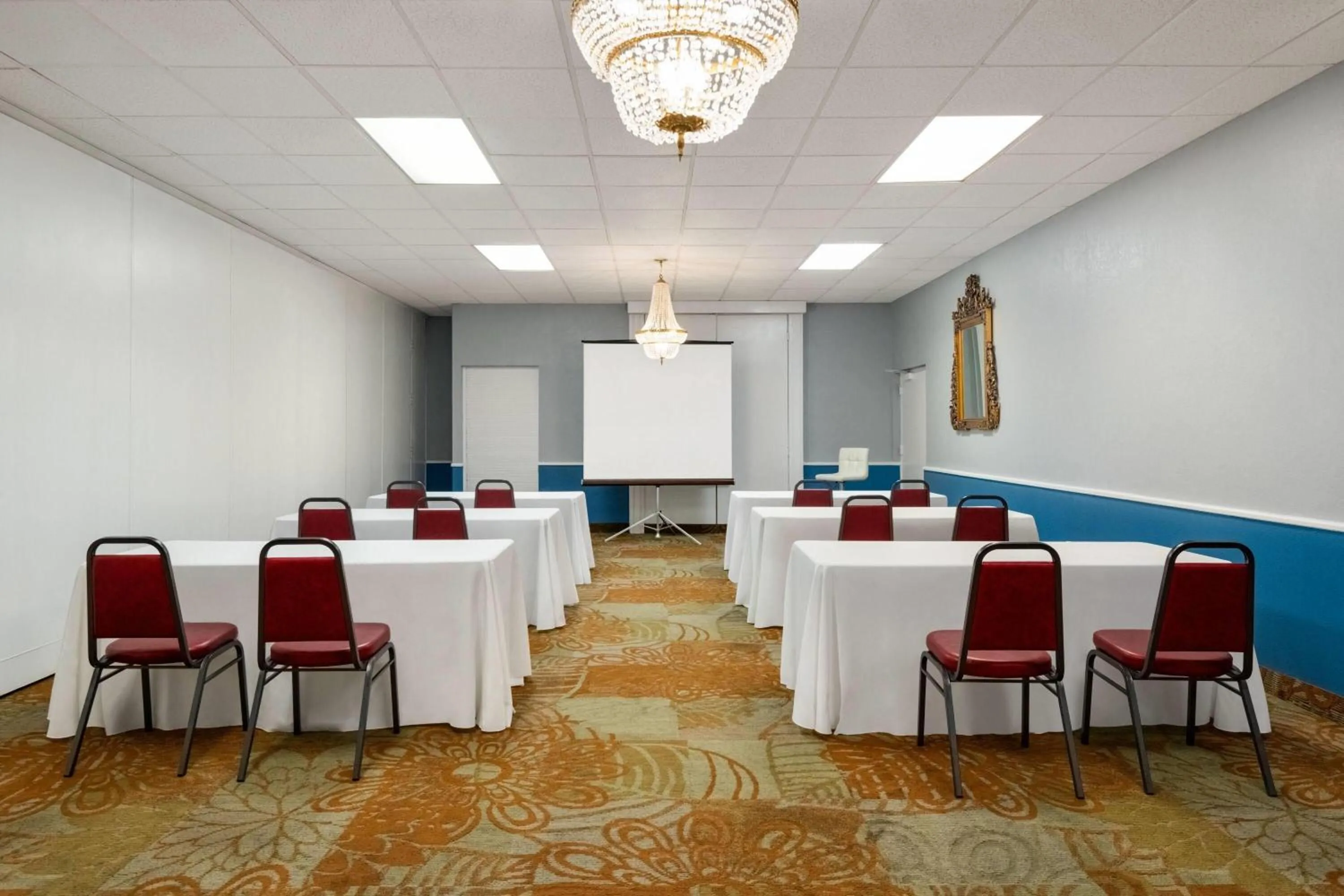 Meeting/conference room in Baymont by Wyndham Salem Roanoke Area