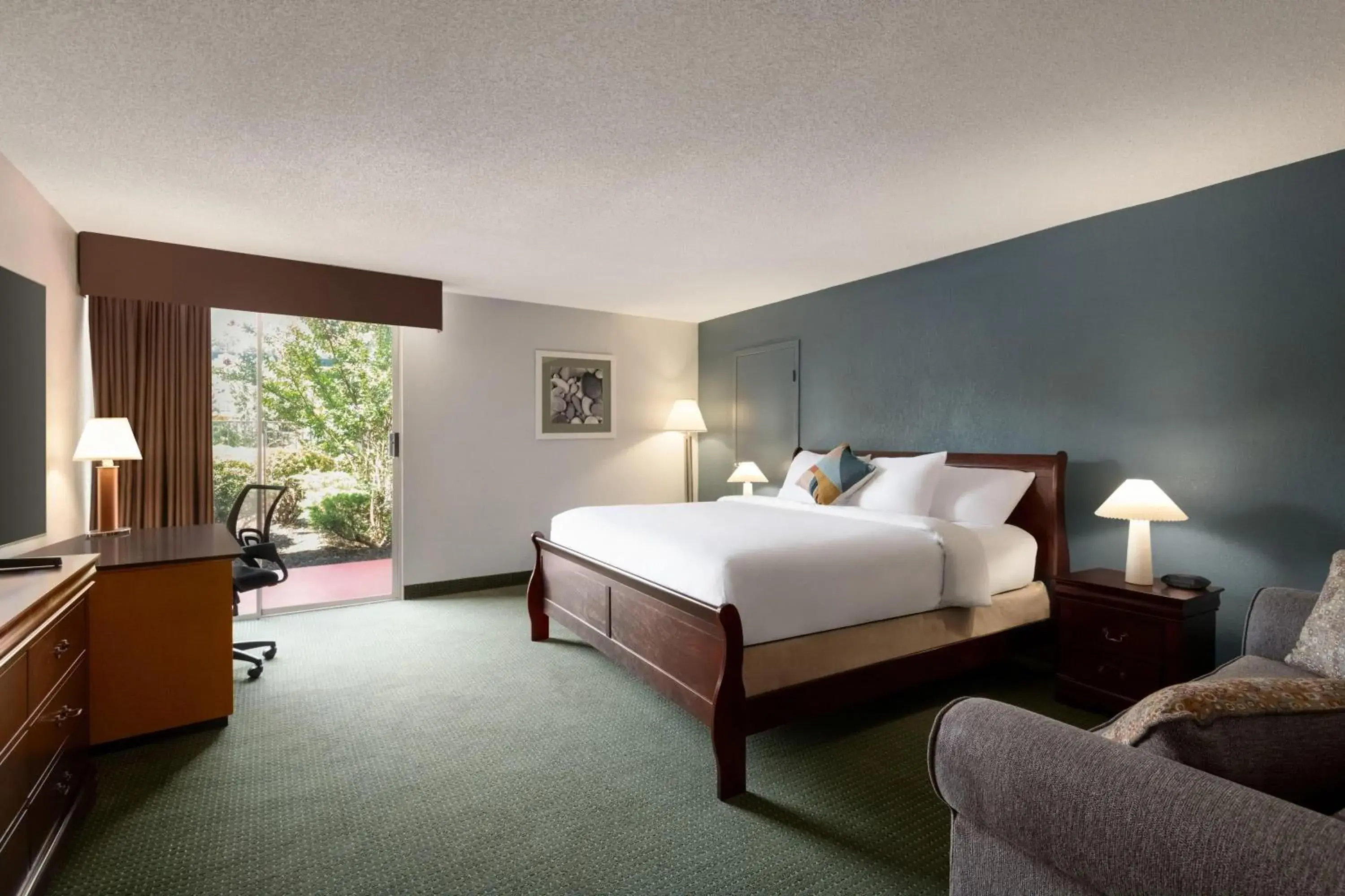 One-Bedroom King Suite - Non-Smoking in Baymont by Wyndham Salem Roanoke Area One-Bedroom King Suite - Non-Smoking in Baymont by Wyndham Salem Roanoke Area