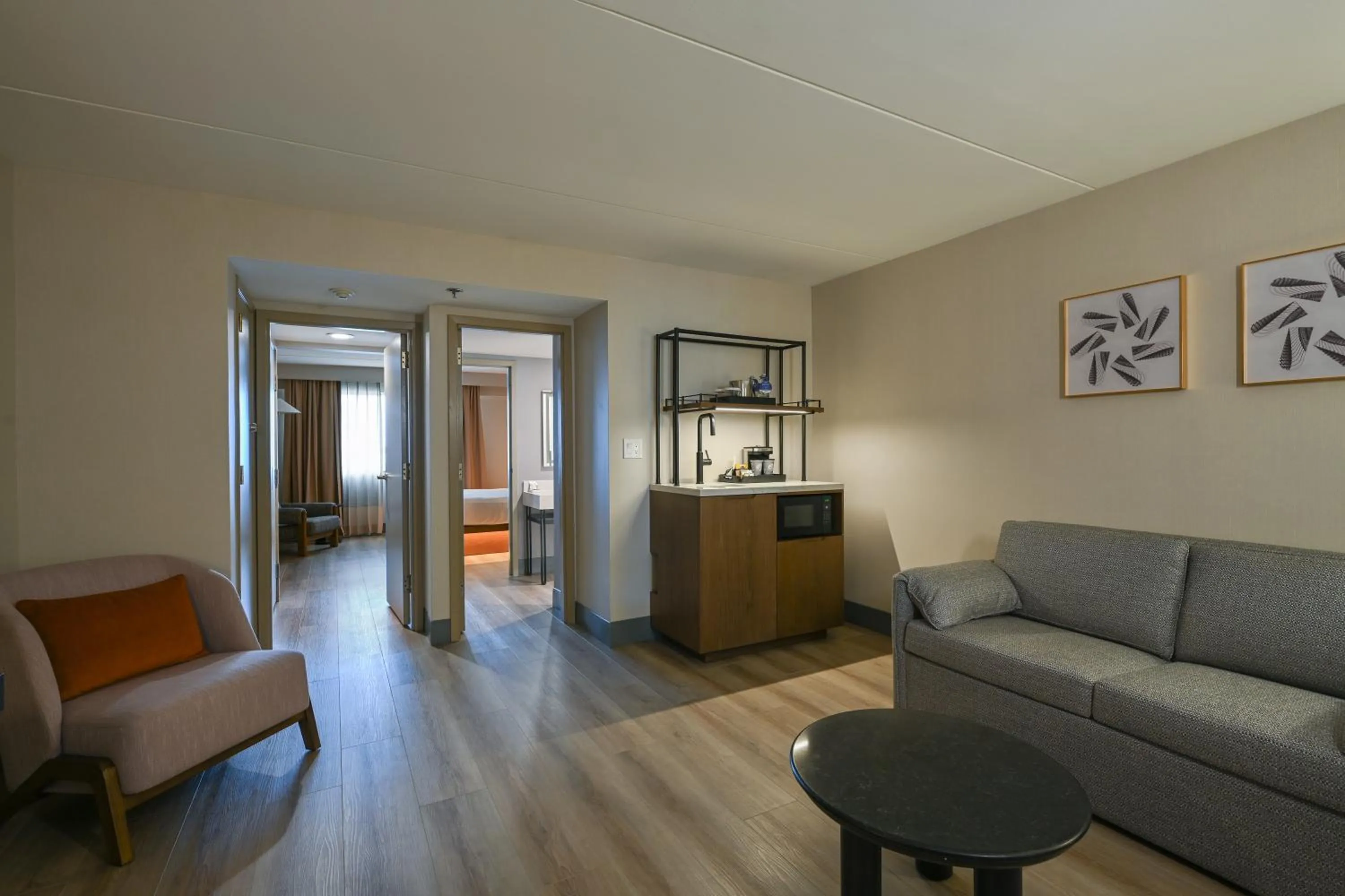 Living room in Hilton Winnipeg Airport Suites