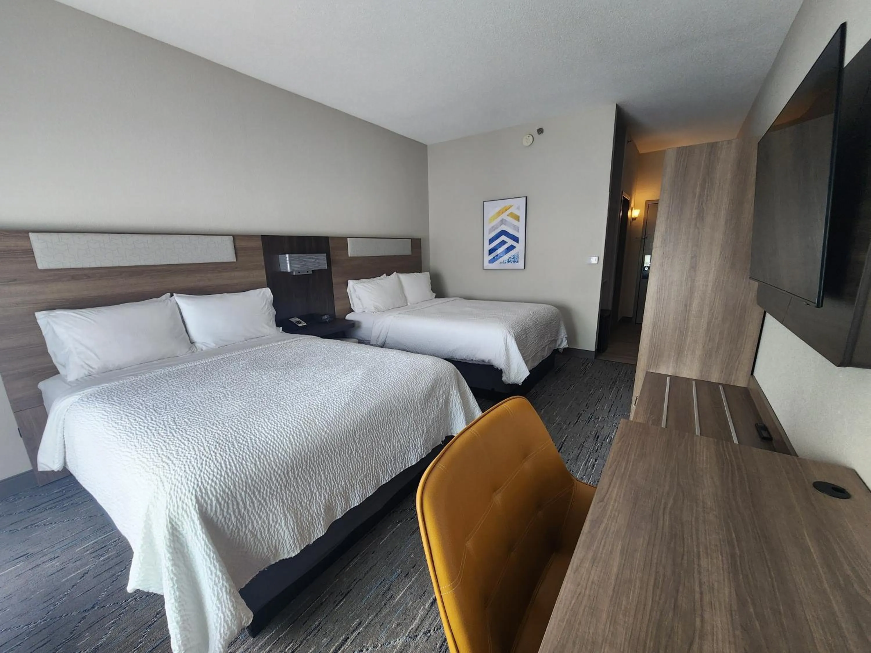 Photo of the whole room, Bed in Holiday Inn Express Fredericksburg - Southpoint by IHG