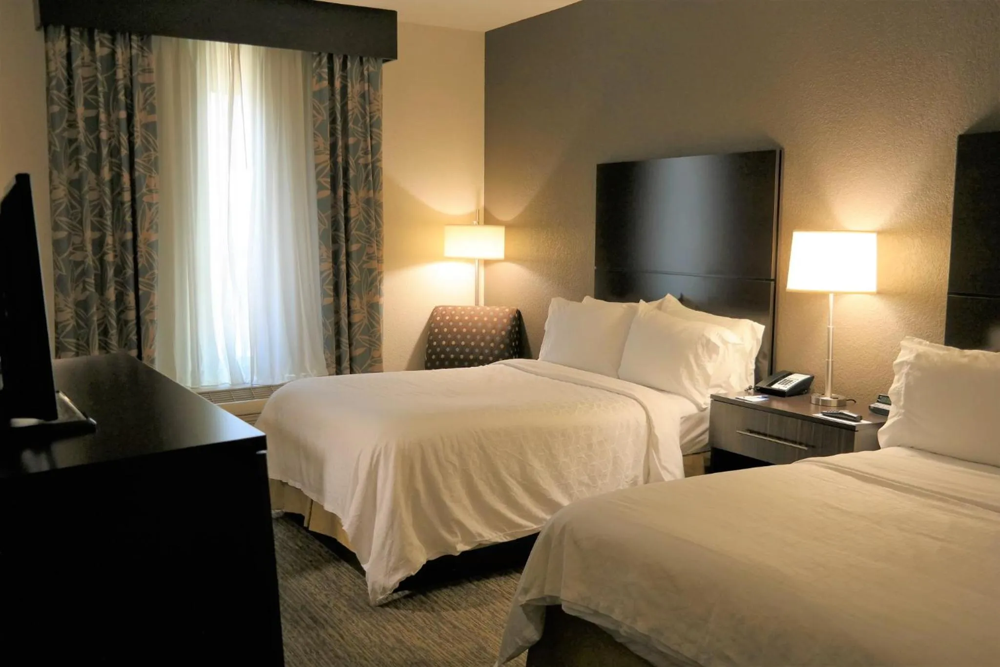 Photo of the whole room, Bed in Holiday Inn Express Fredericksburg - Southpoint by IHG