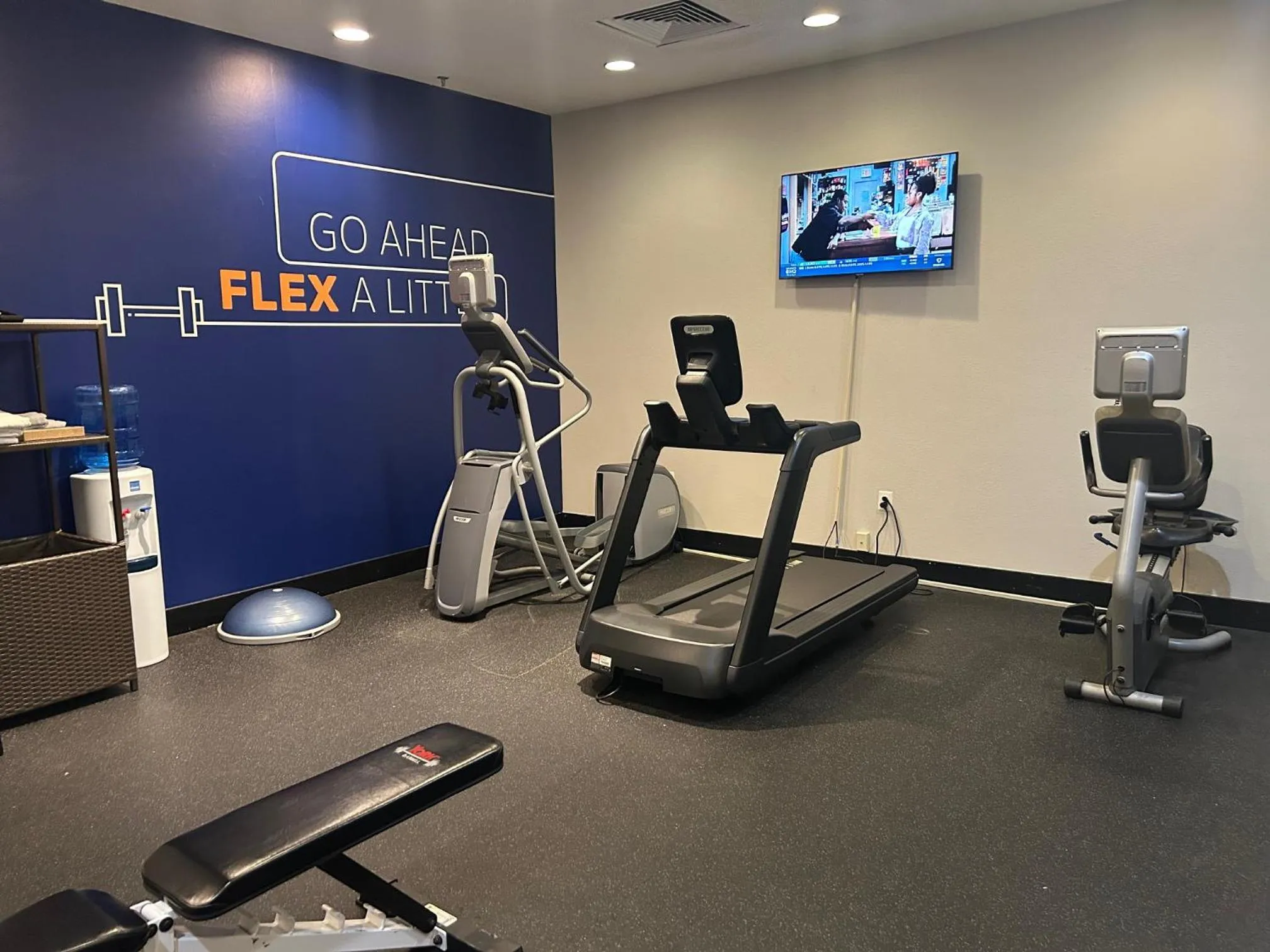 Holiday Inn Express Fredericksburg - Southpoint by IHG