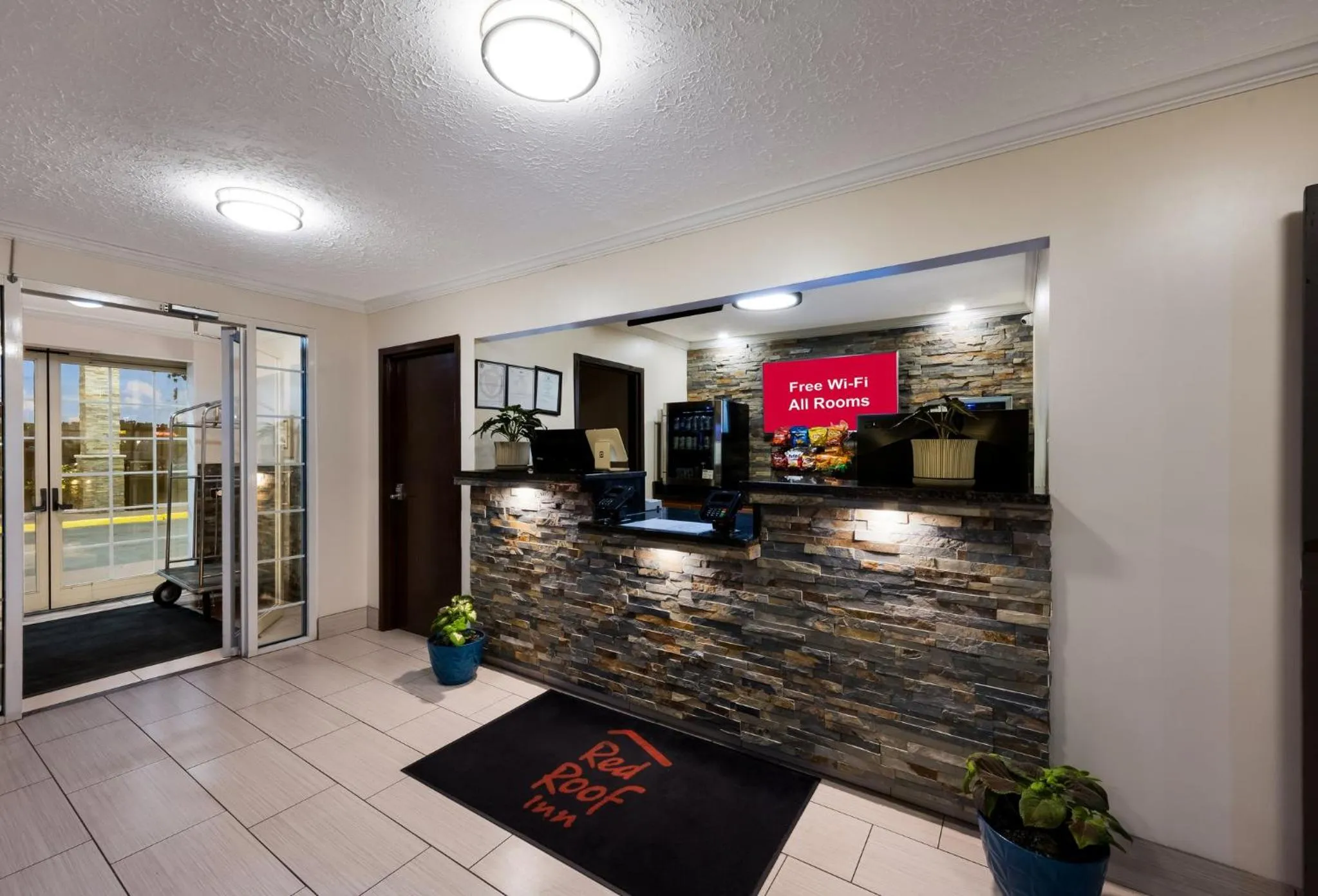 Lobby or reception in Red Roof Inn Dahlgren - Naval Base