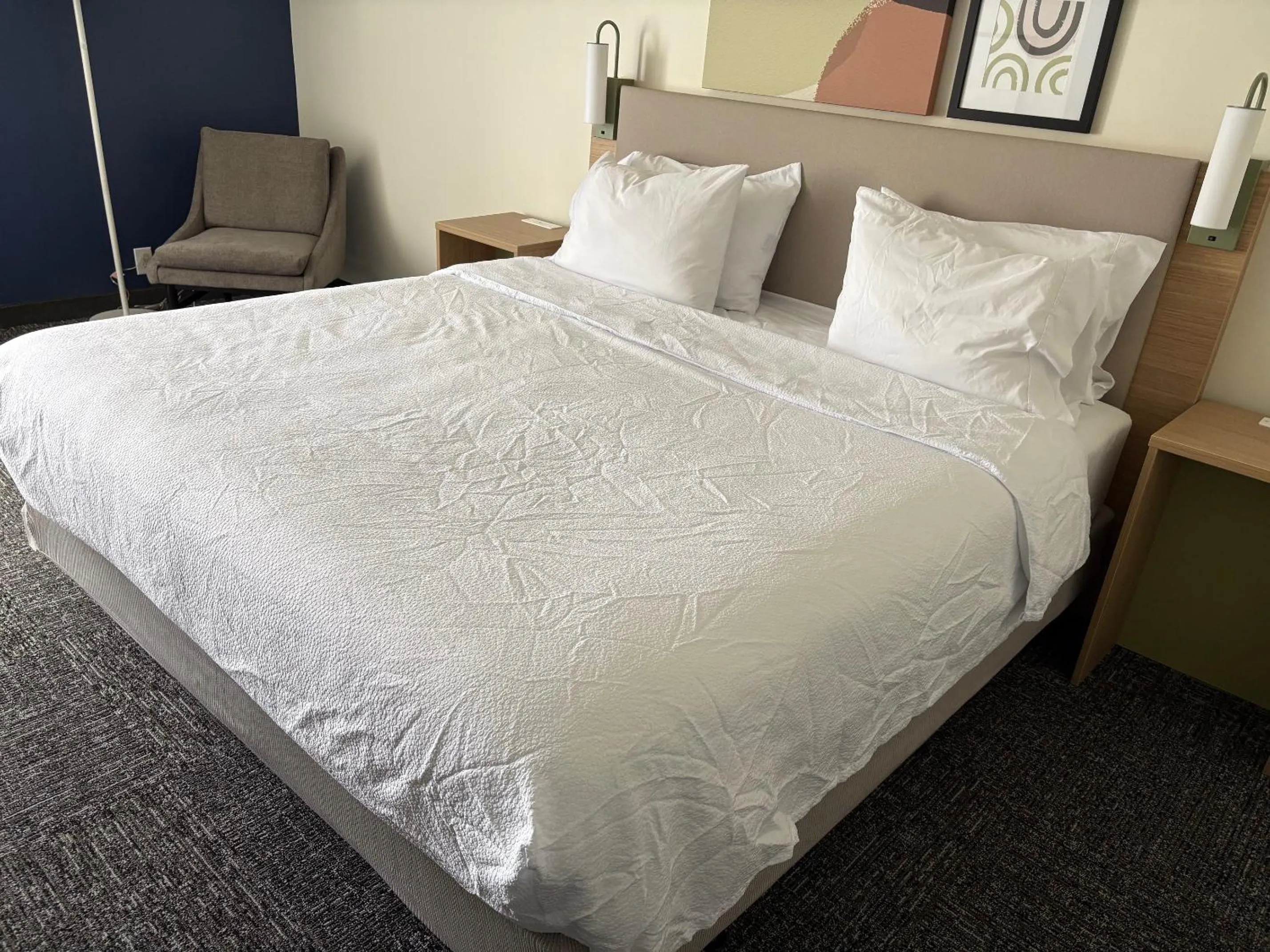 Bed in Spark by Hilton Abingdon I-81 near Fairgrounds