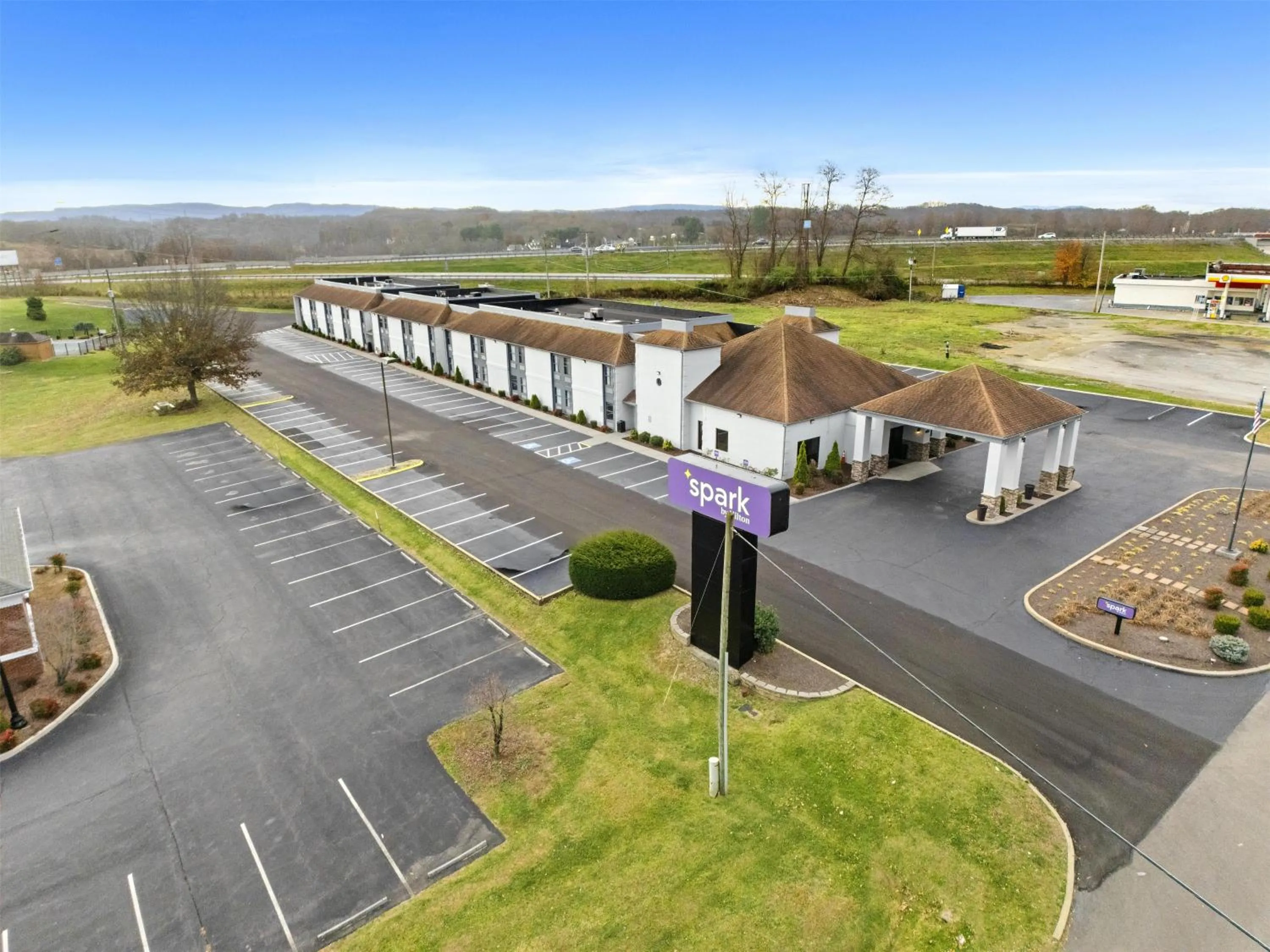 Property building in Spark by Hilton Abingdon I-81 near Fairgrounds