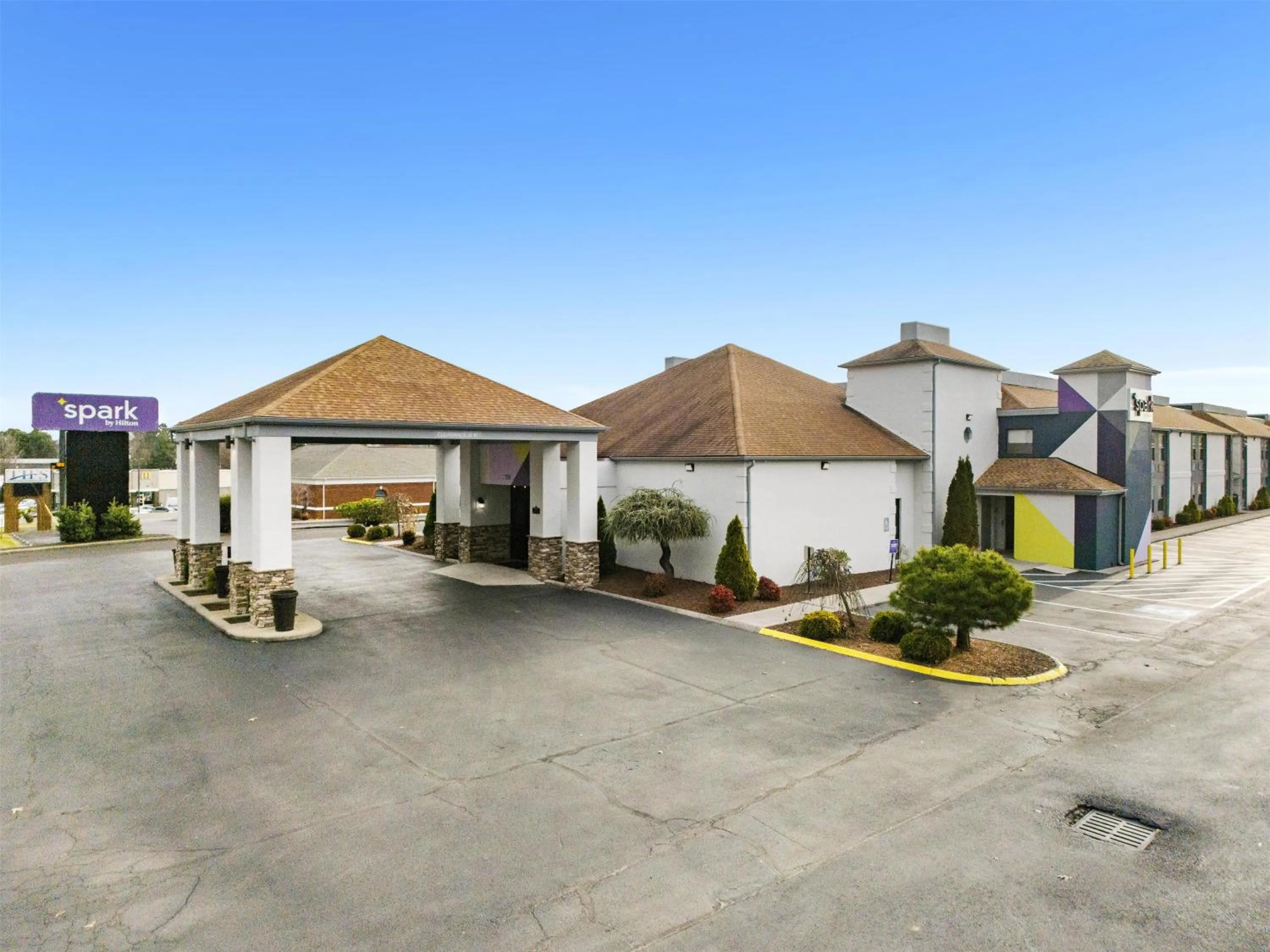 Property building in Spark by Hilton Abingdon I-81 near Fairgrounds