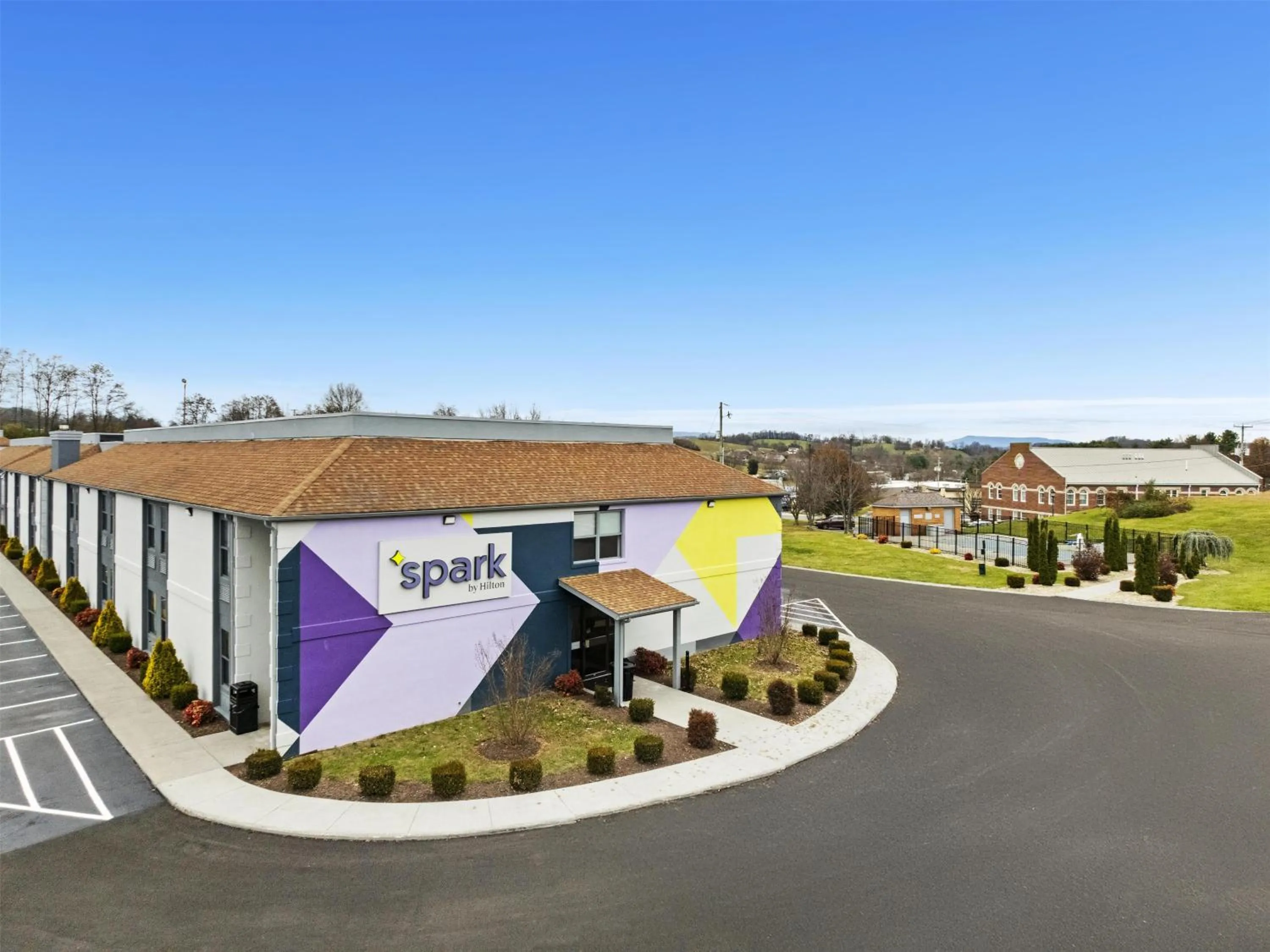 Property building in Spark by Hilton Abingdon I-81 near Fairgrounds