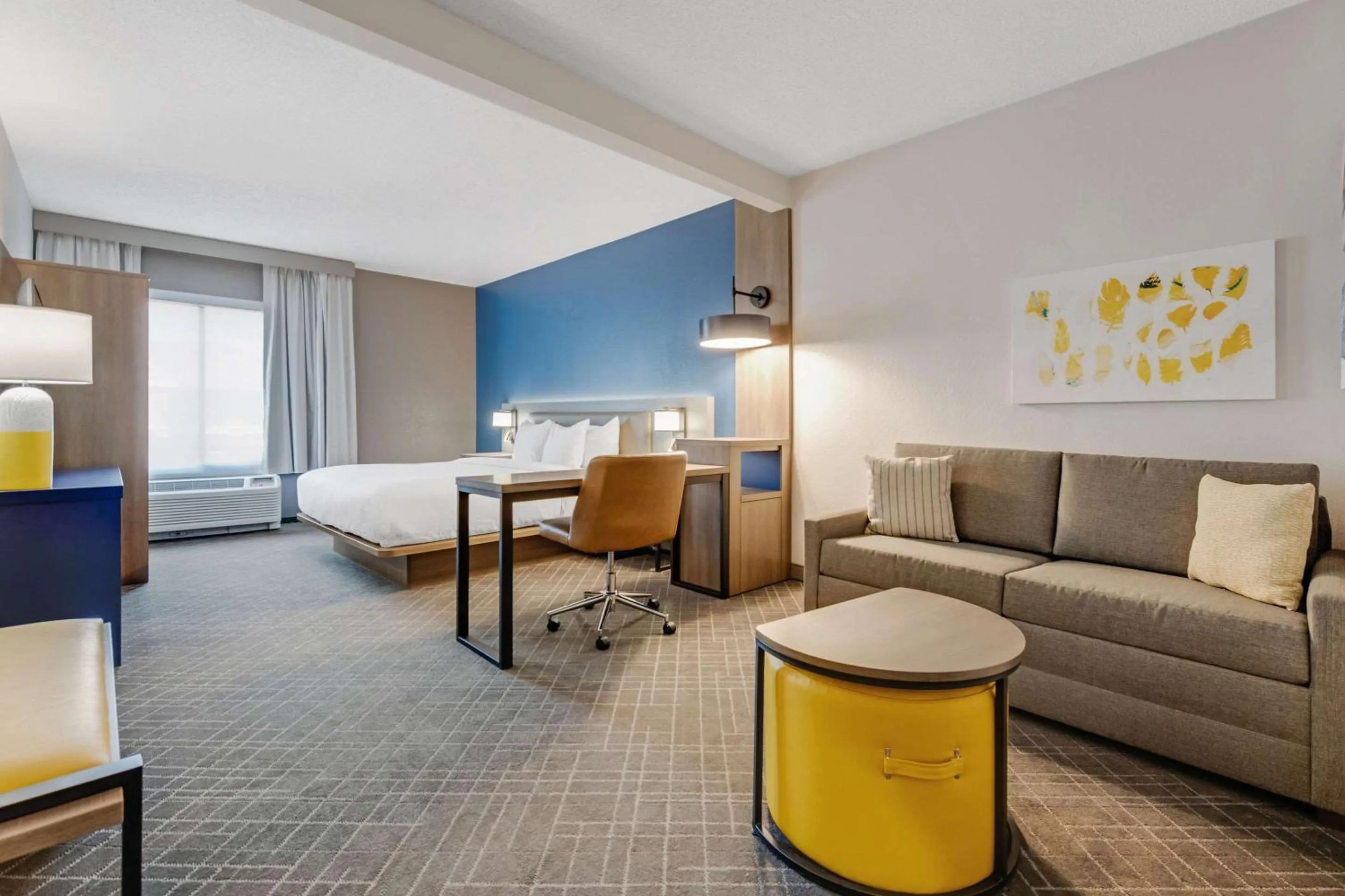 Bedroom, Bed in Comfort Suites Chesapeake - Norfolk