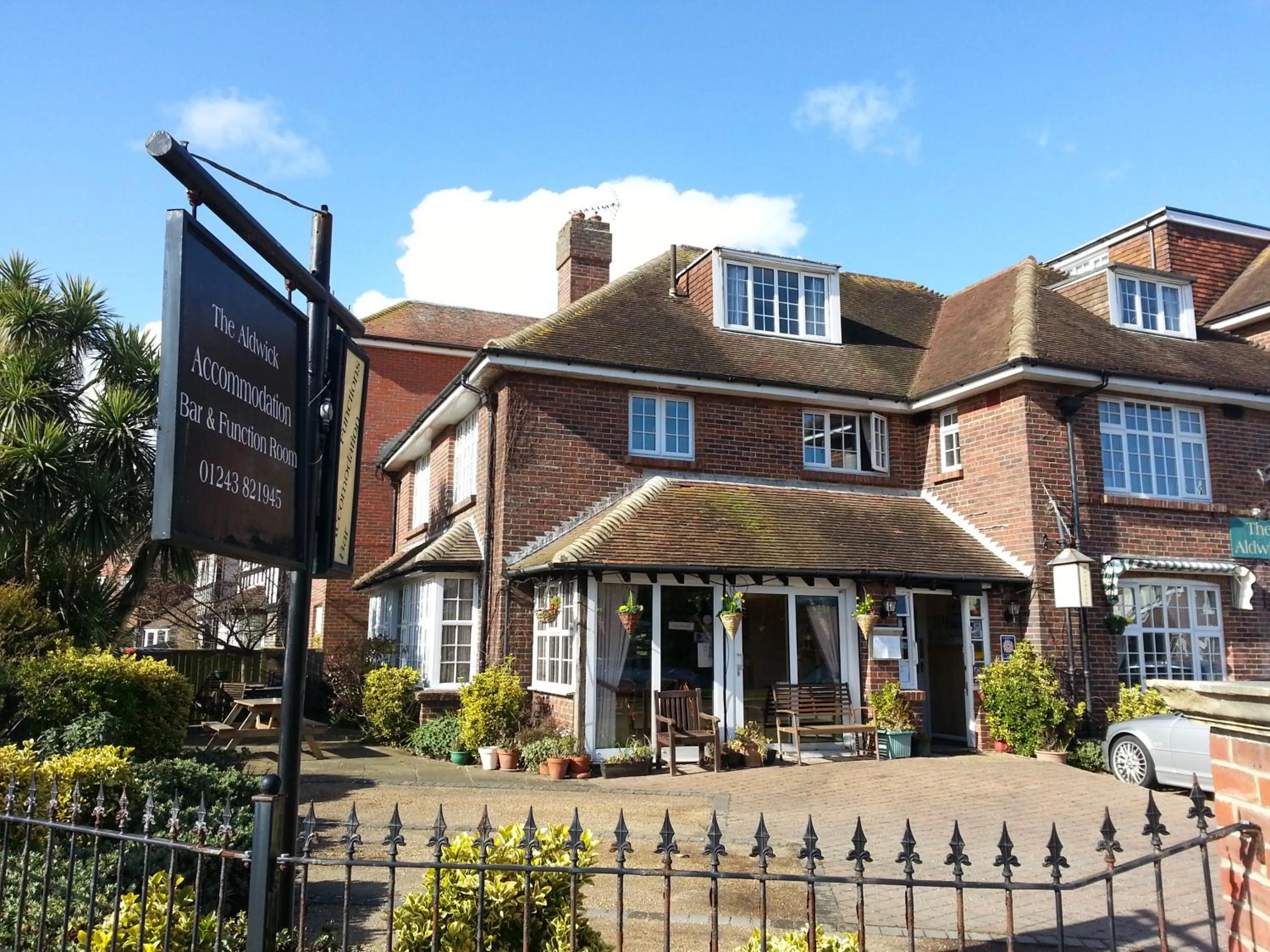 Facade/entrance in The Aldwick