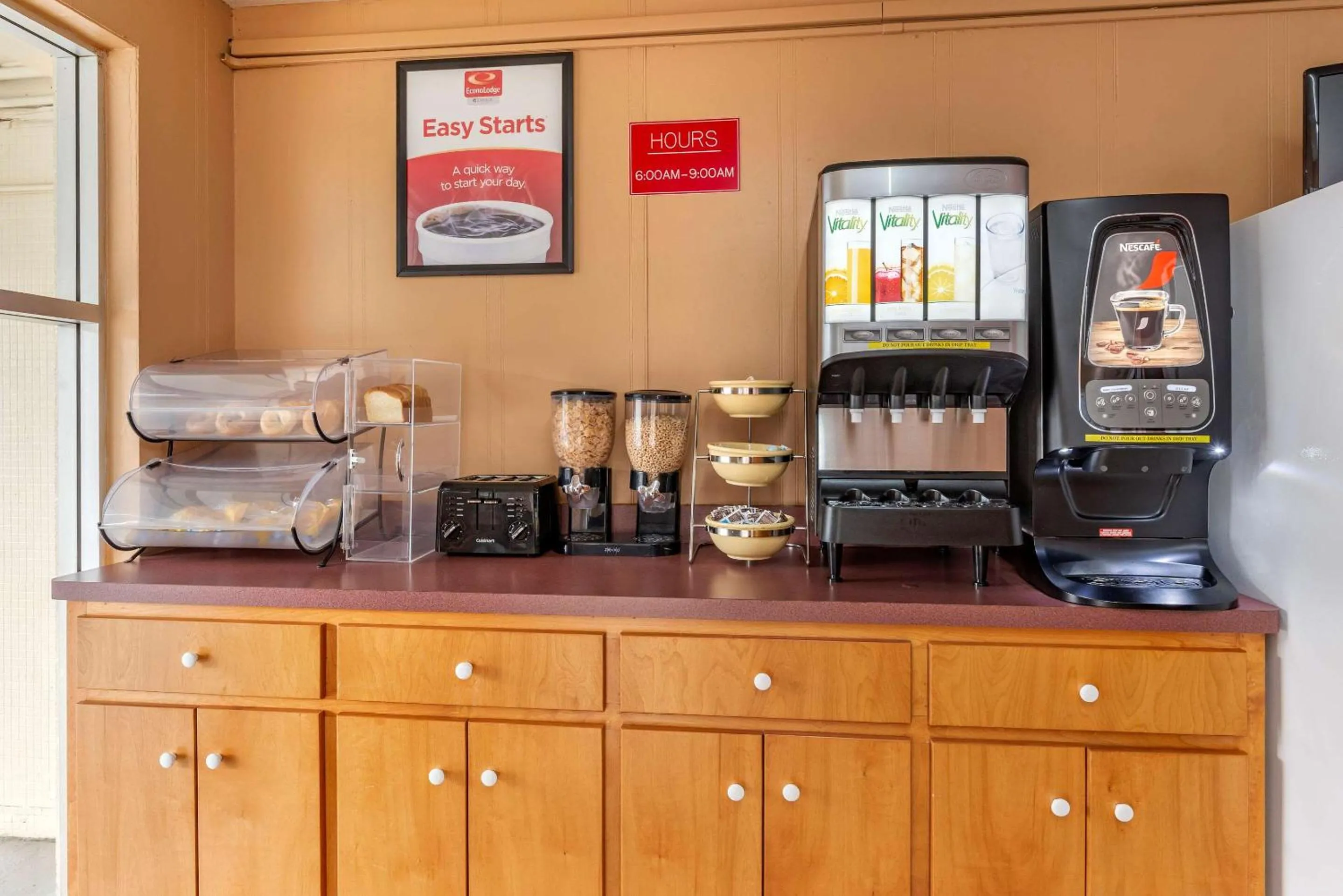 Restaurant/places to eat in Econo Lodge Charlottesville North - University Area