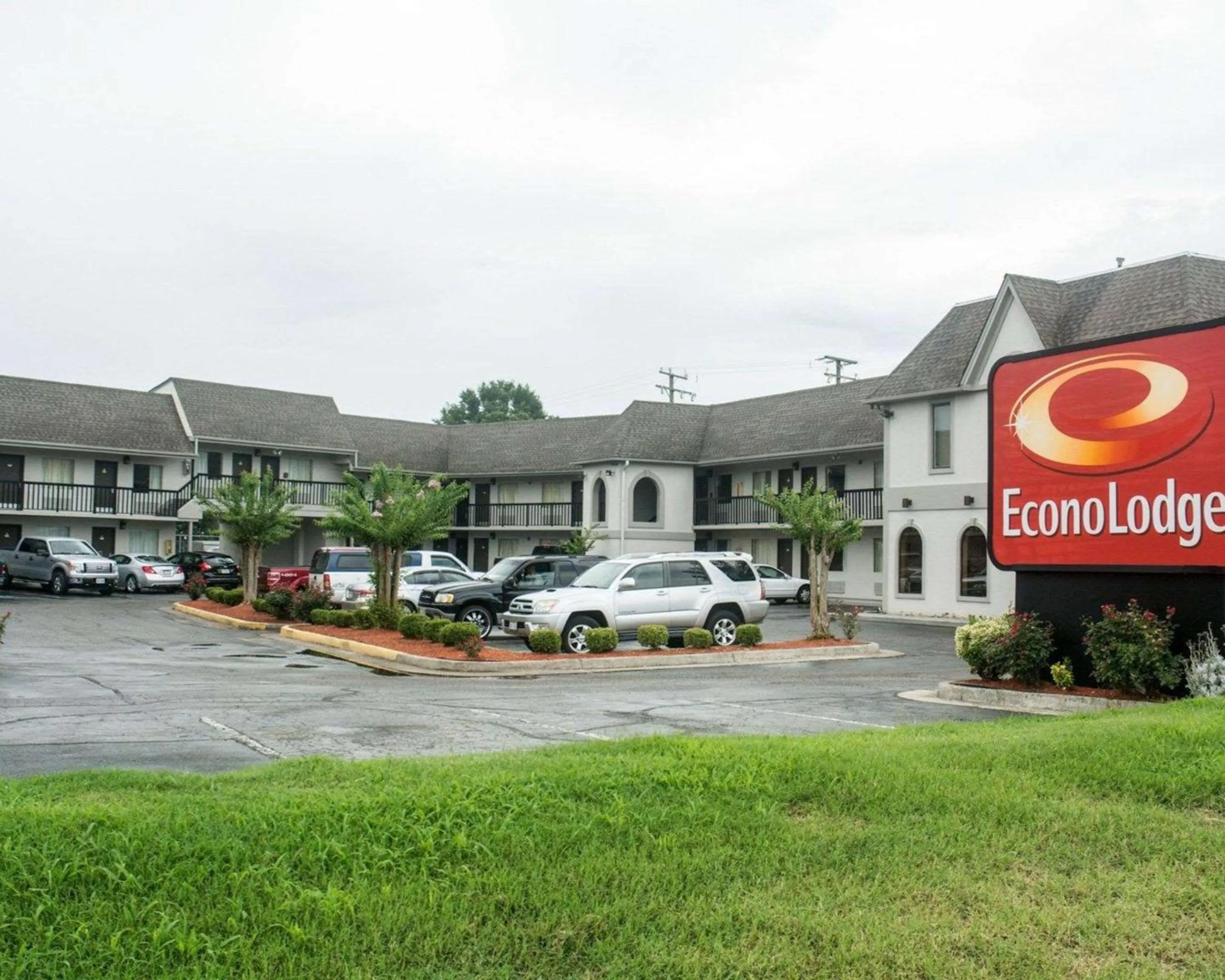 Property building in Econo Lodge Chesapeake Route 13 and I-464