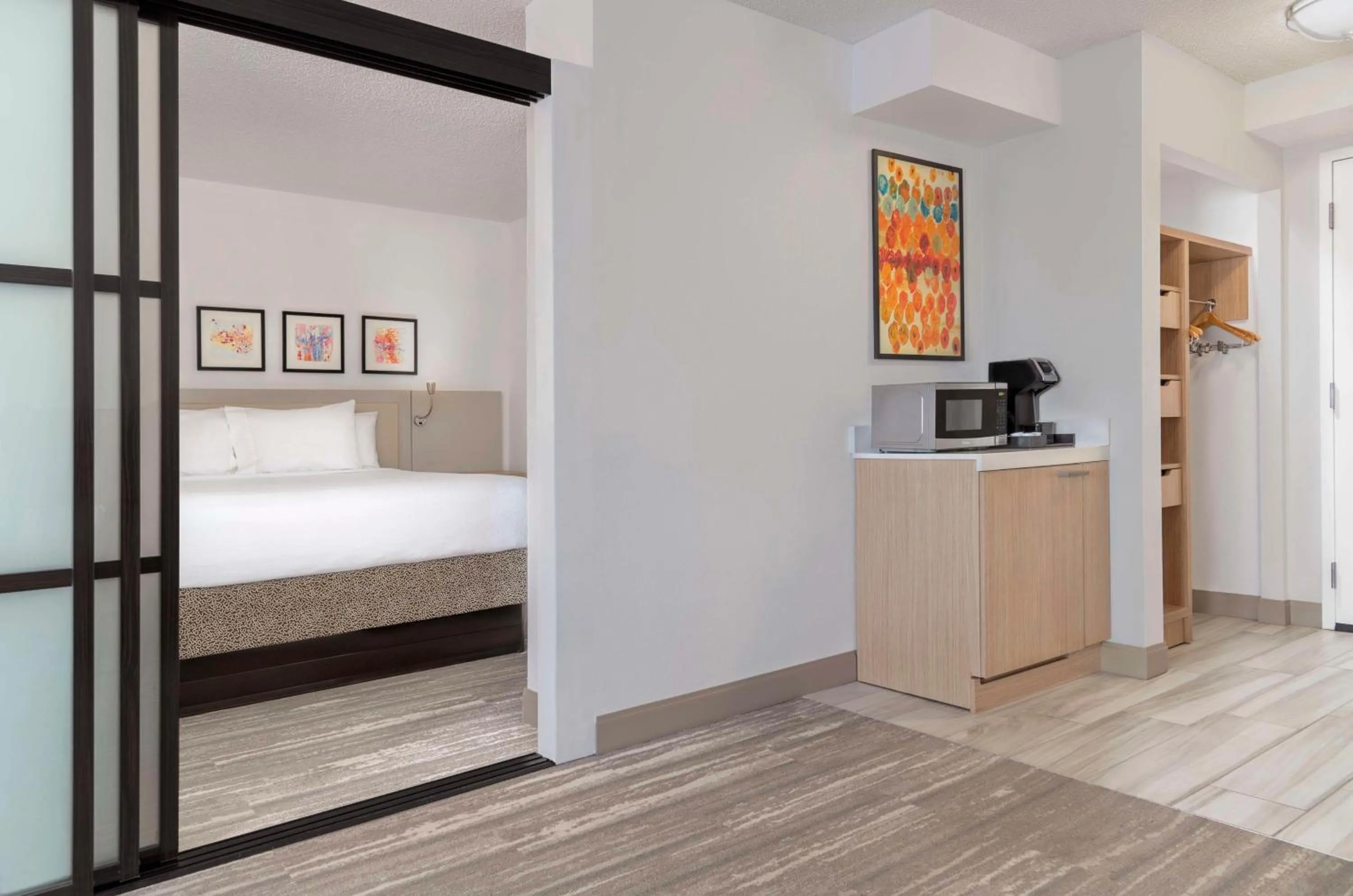 Photo of the whole room, Bed in Hilton Garden Inn Denver Airport