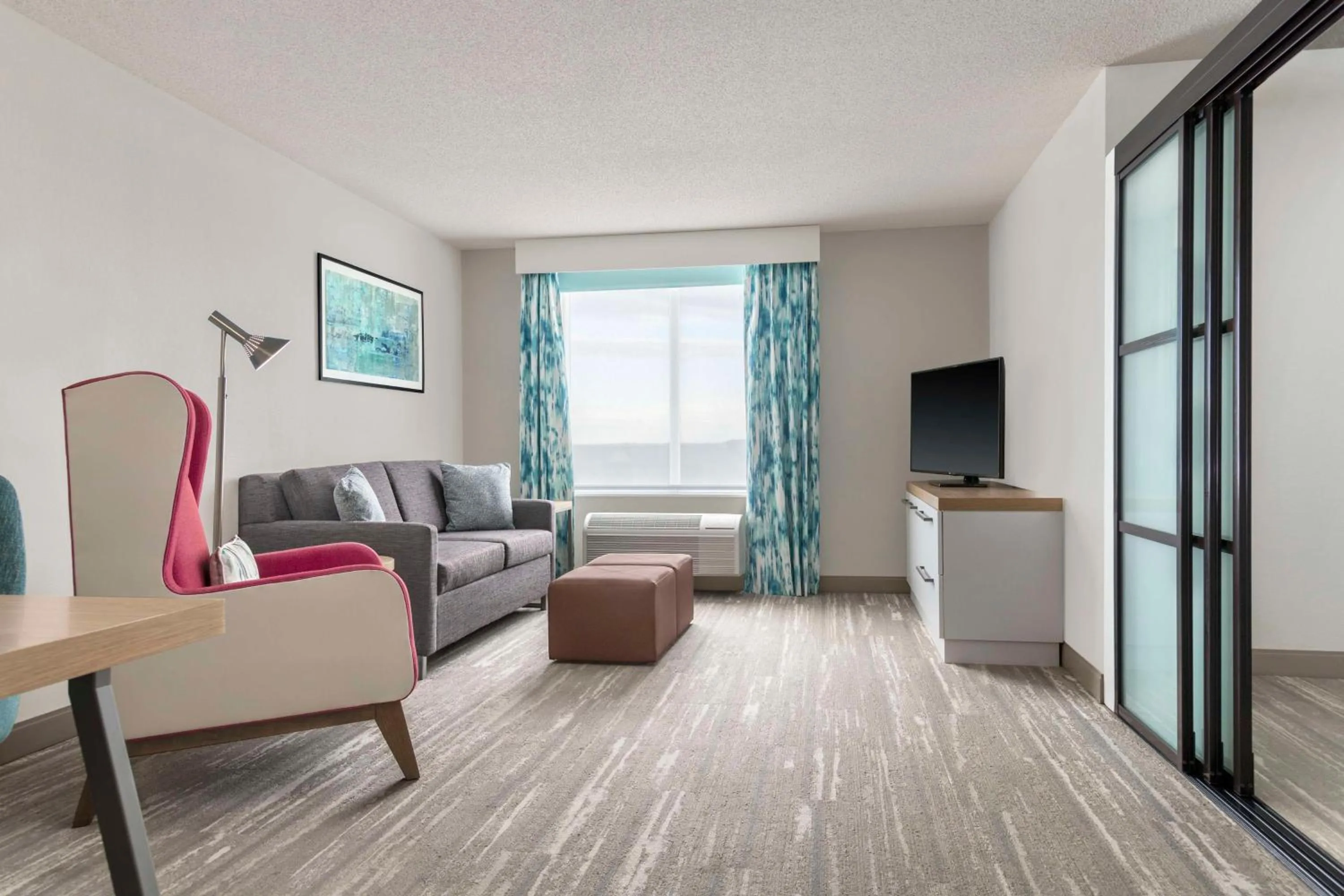 Living room in Hilton Garden Inn Denver Airport