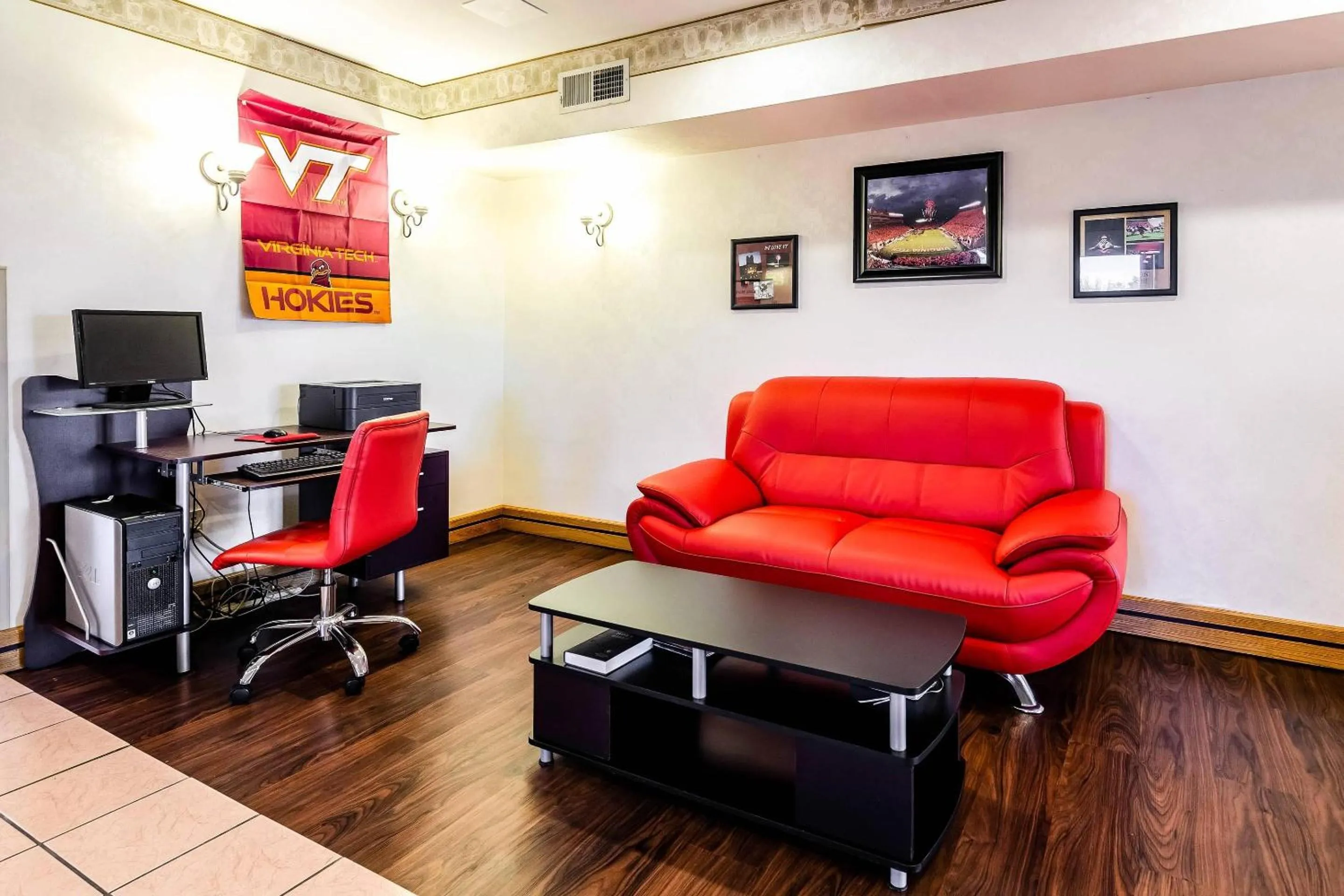 Lobby or reception in Econo Lodge Christiansburg-Blacksburg I-81