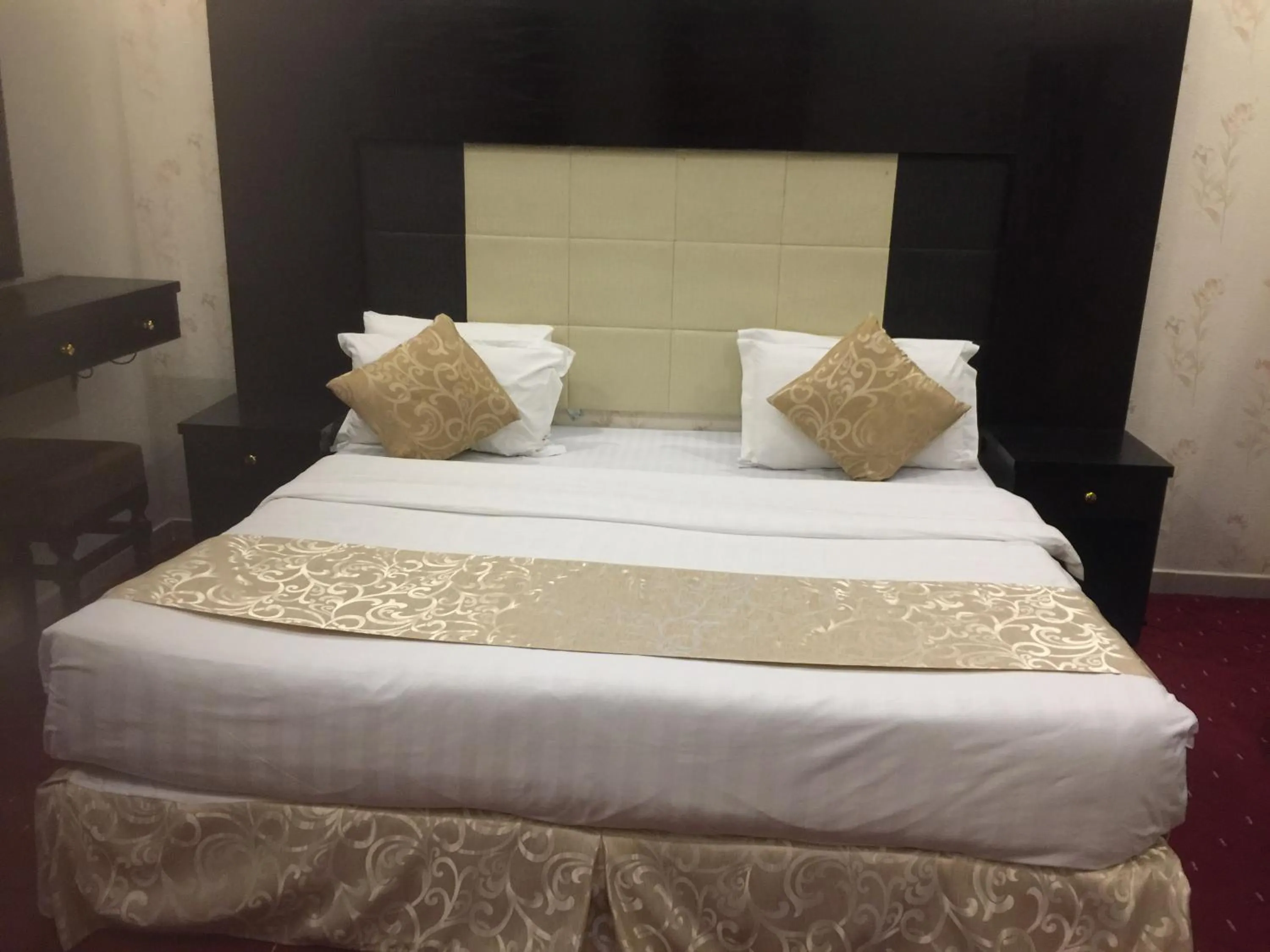 Bedroom, Bed in Silent Room 2 By Quiet Rooms