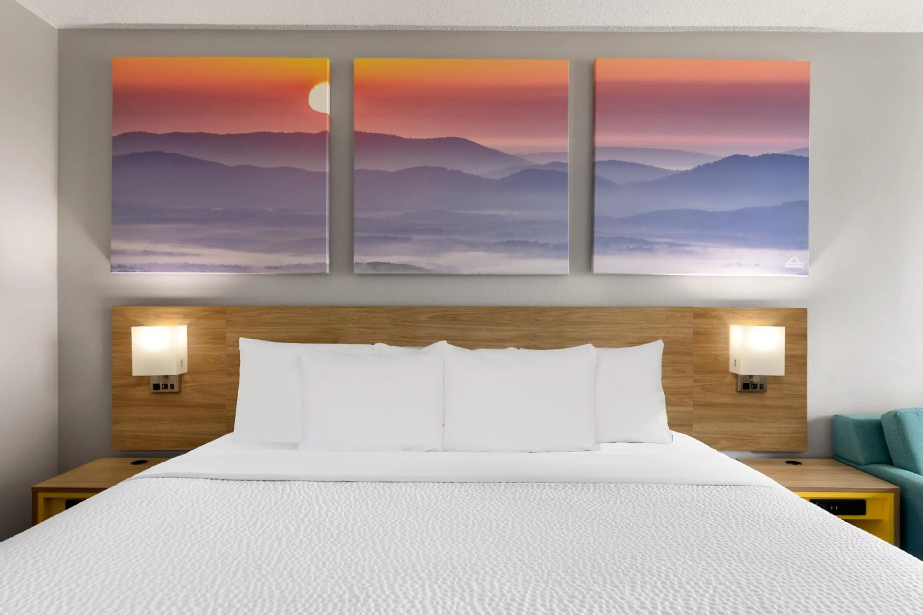 Bed in Days Inn by Wyndham Harrisonburg