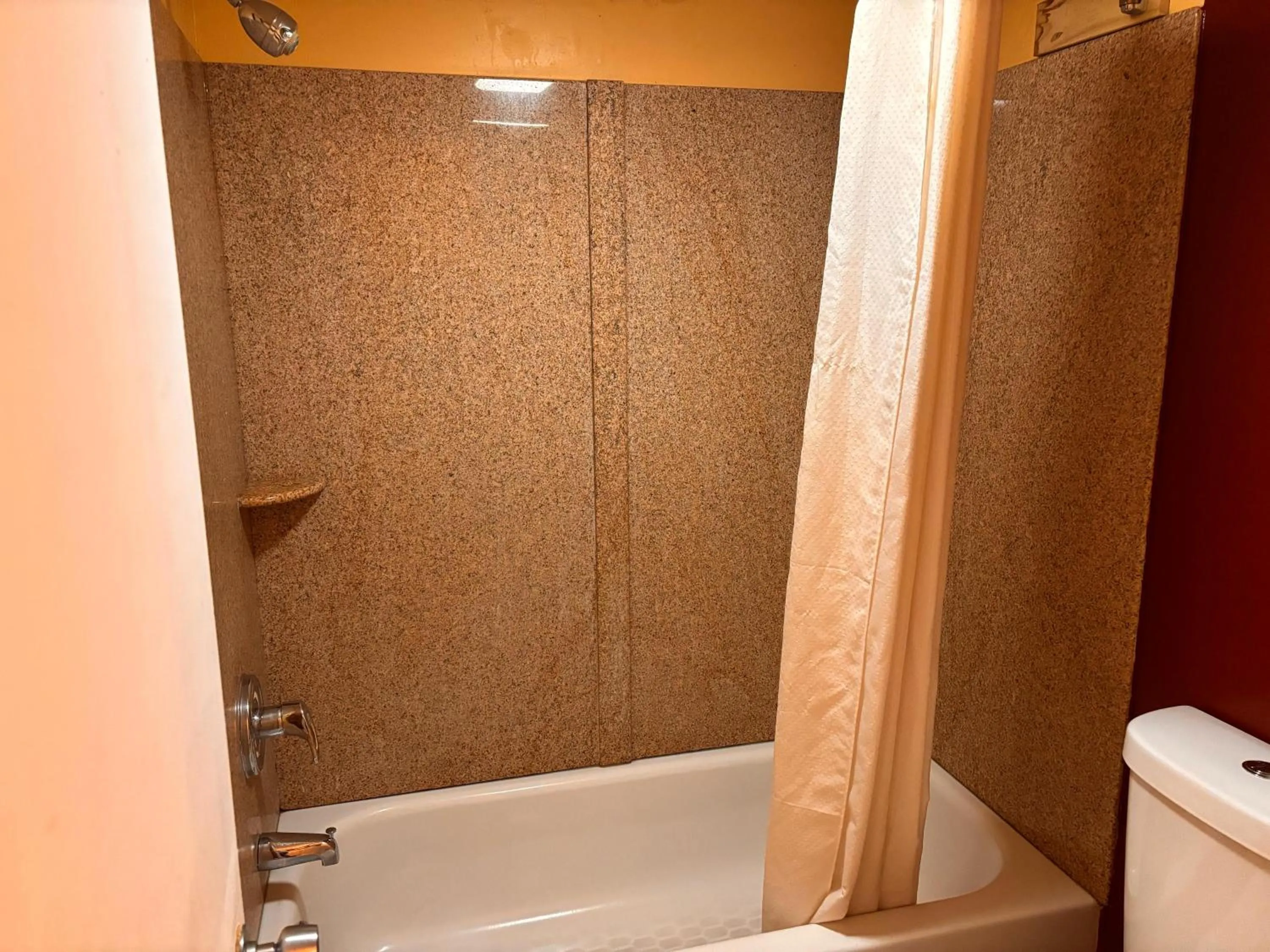 Bathroom in Sunrise Inn By OYO Newport News US-60