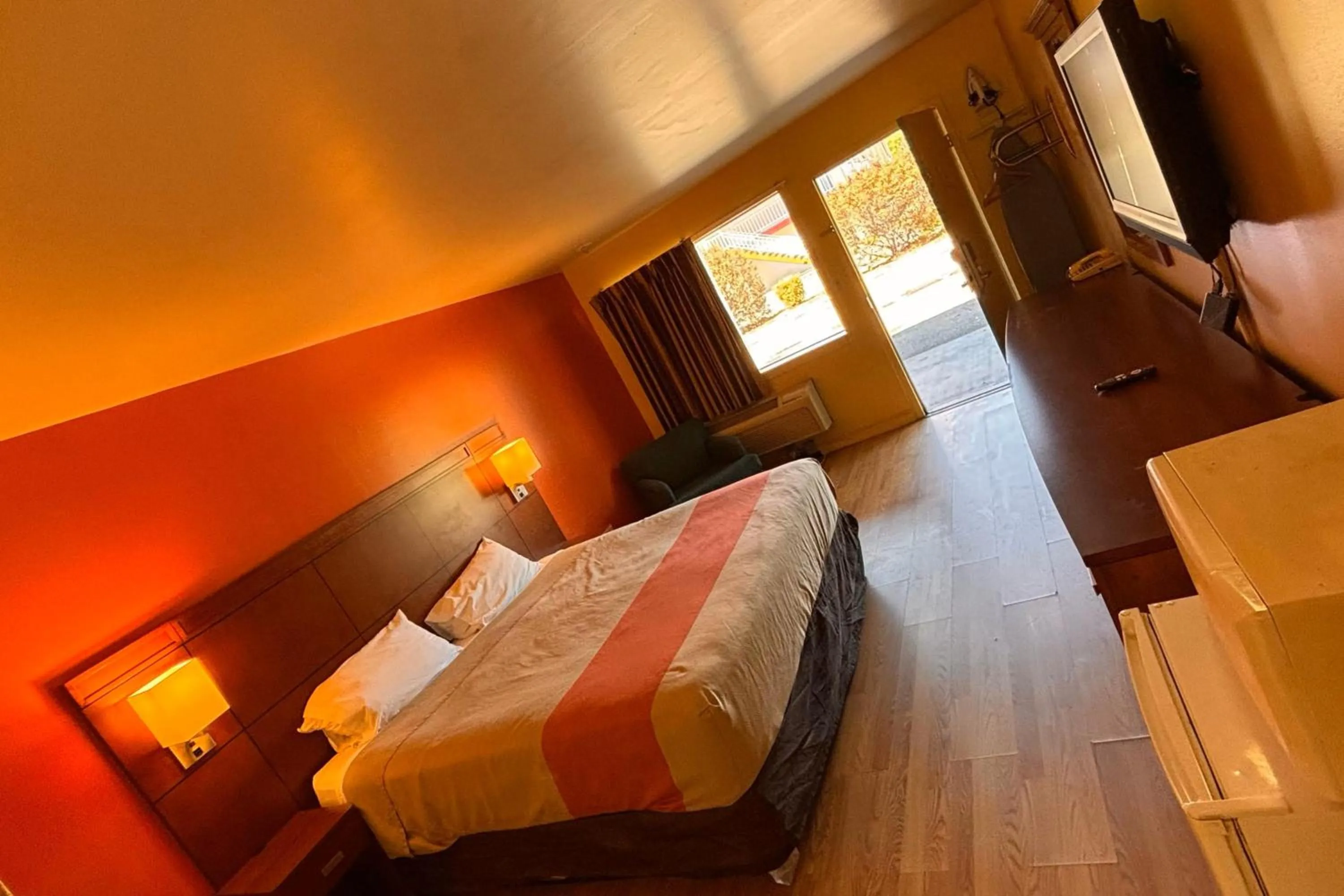 Bedroom, Bed in Sunrise Inn By OYO Newport News US-60