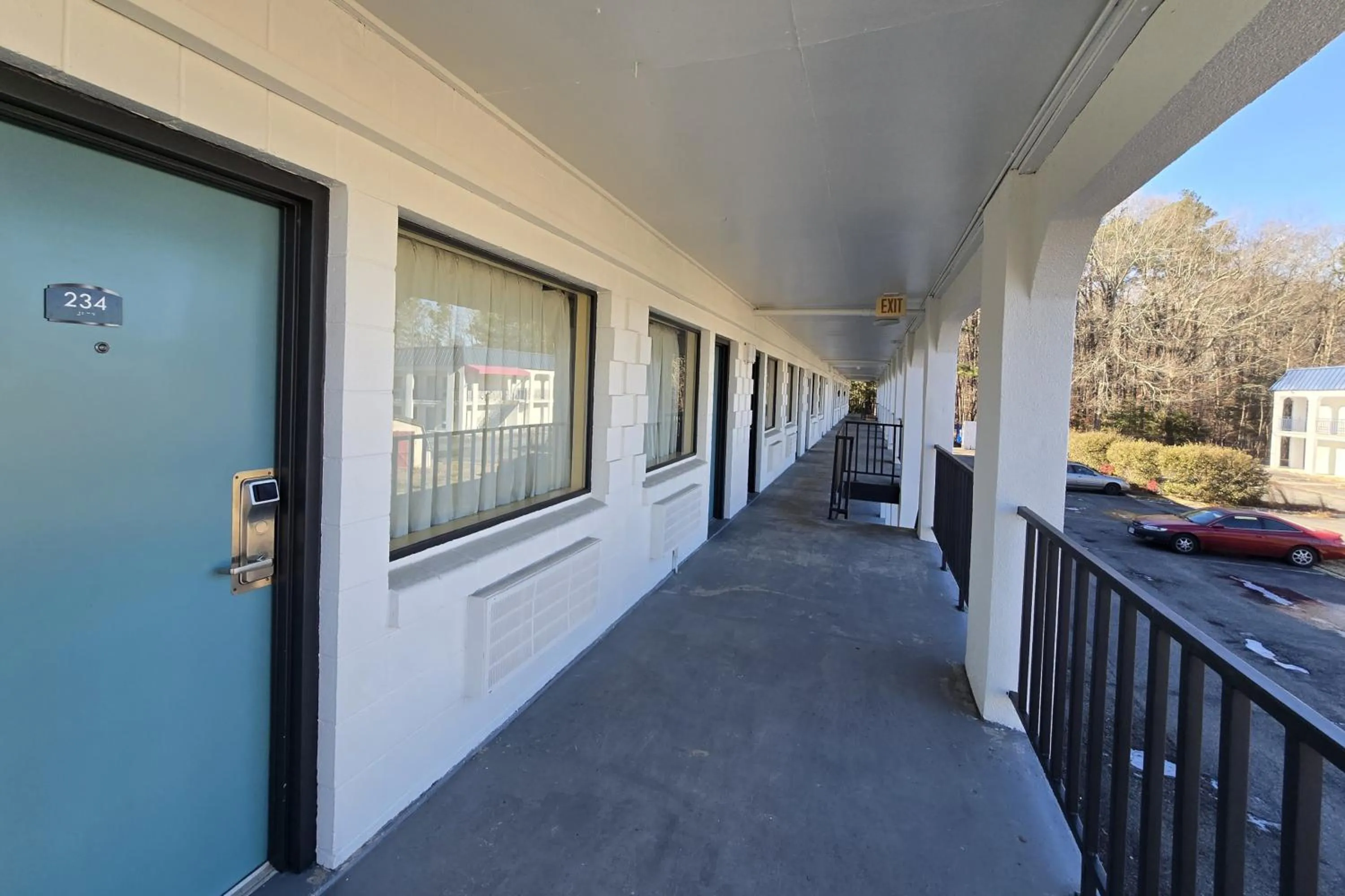 Balcony/Terrace in Sunrise Inn By OYO Newport News US-60