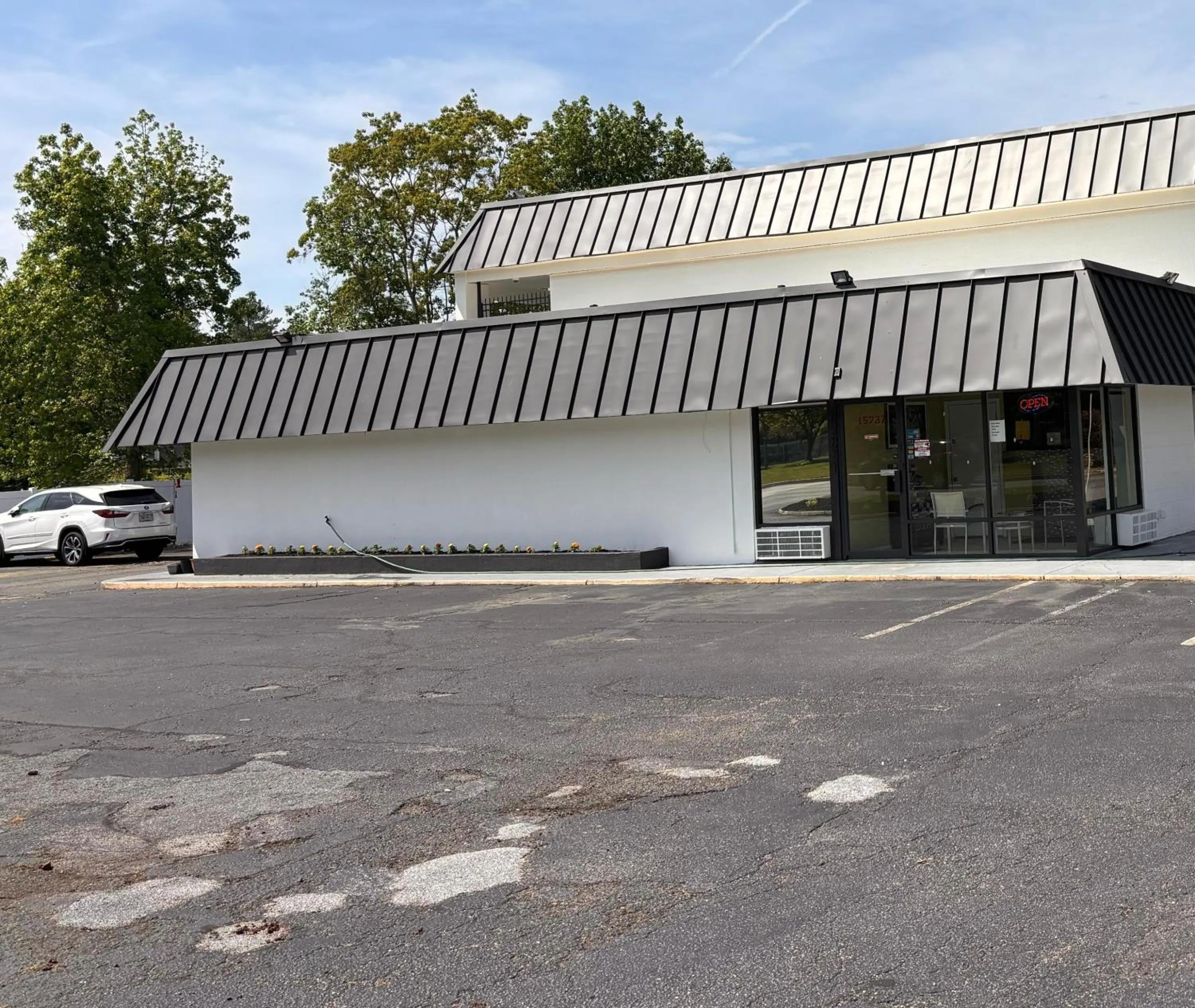 Property building in Sunrise Inn By OYO Newport News US-60