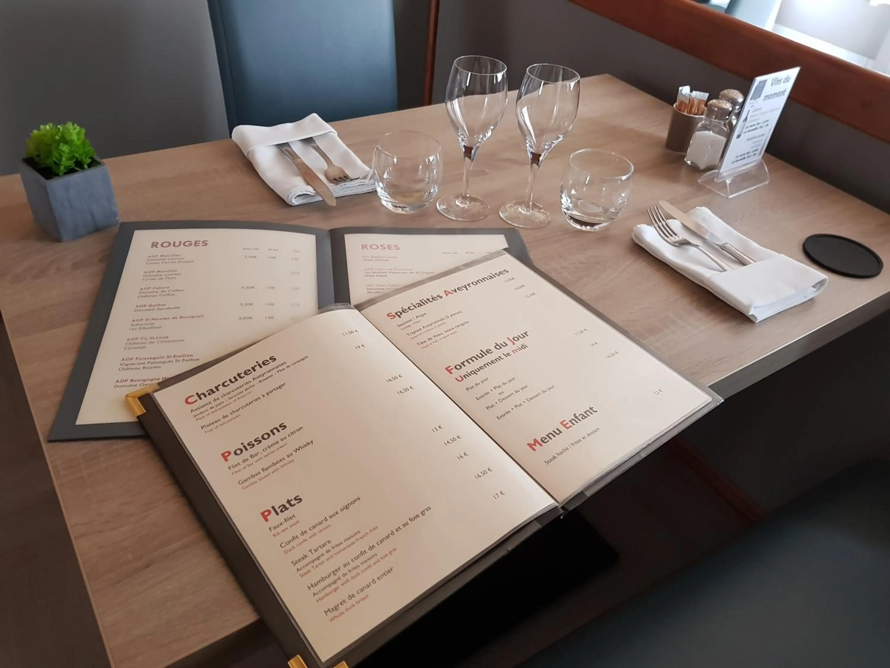 Restaurant/places to eat in Hôtel Malpel