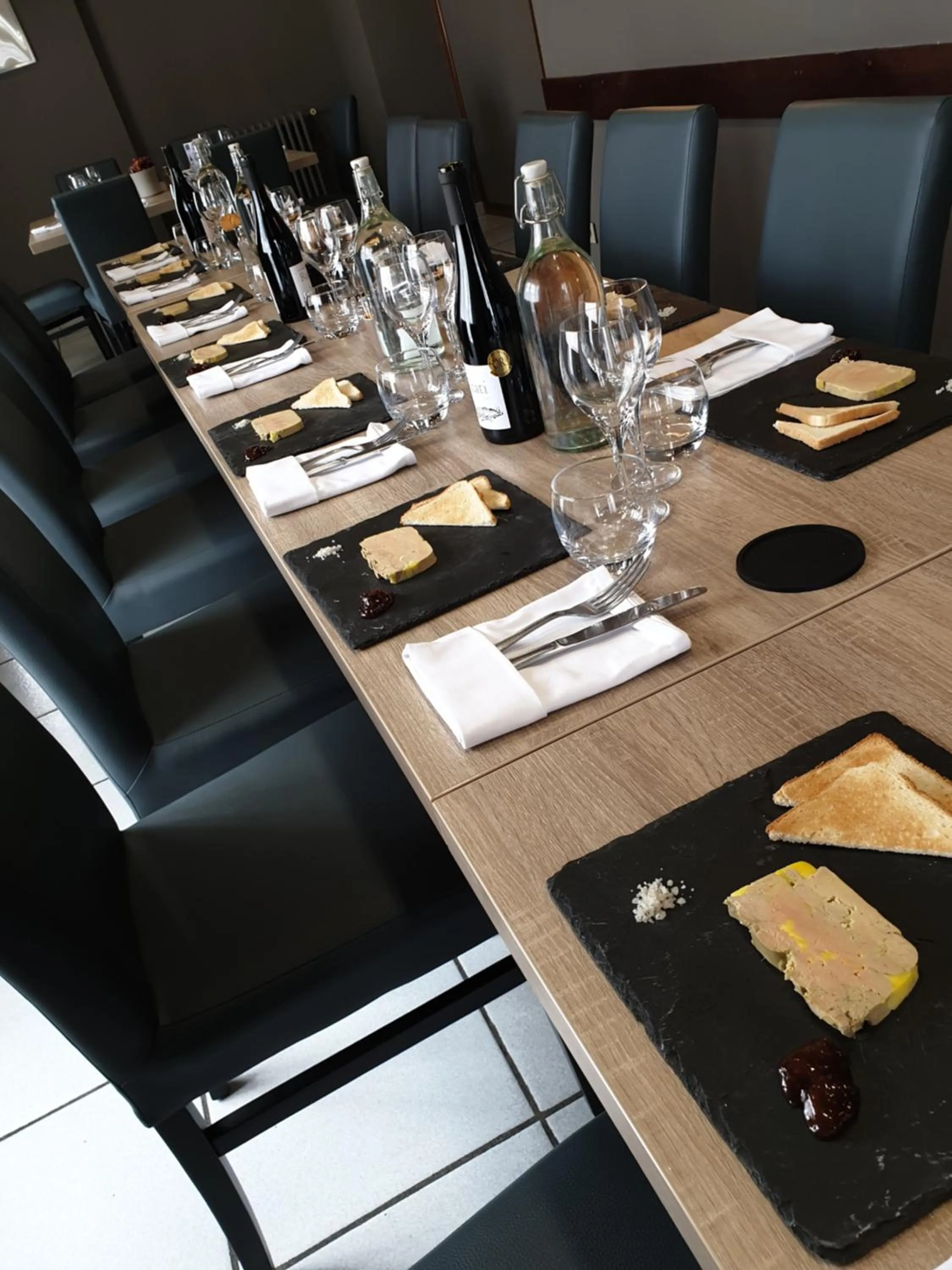 Restaurant/places to eat in Hôtel Malpel