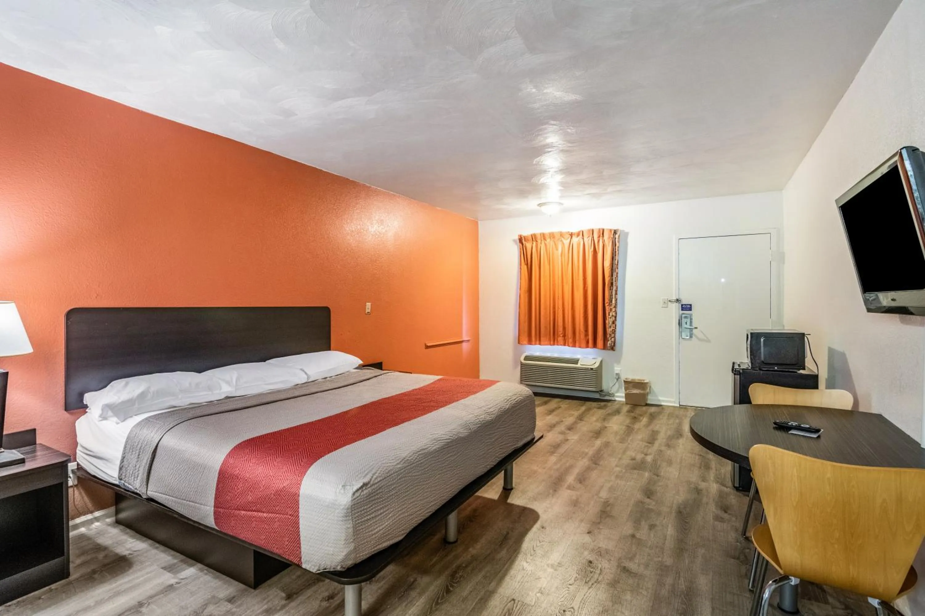 Bed in Motel 6-Portsmouth, VA