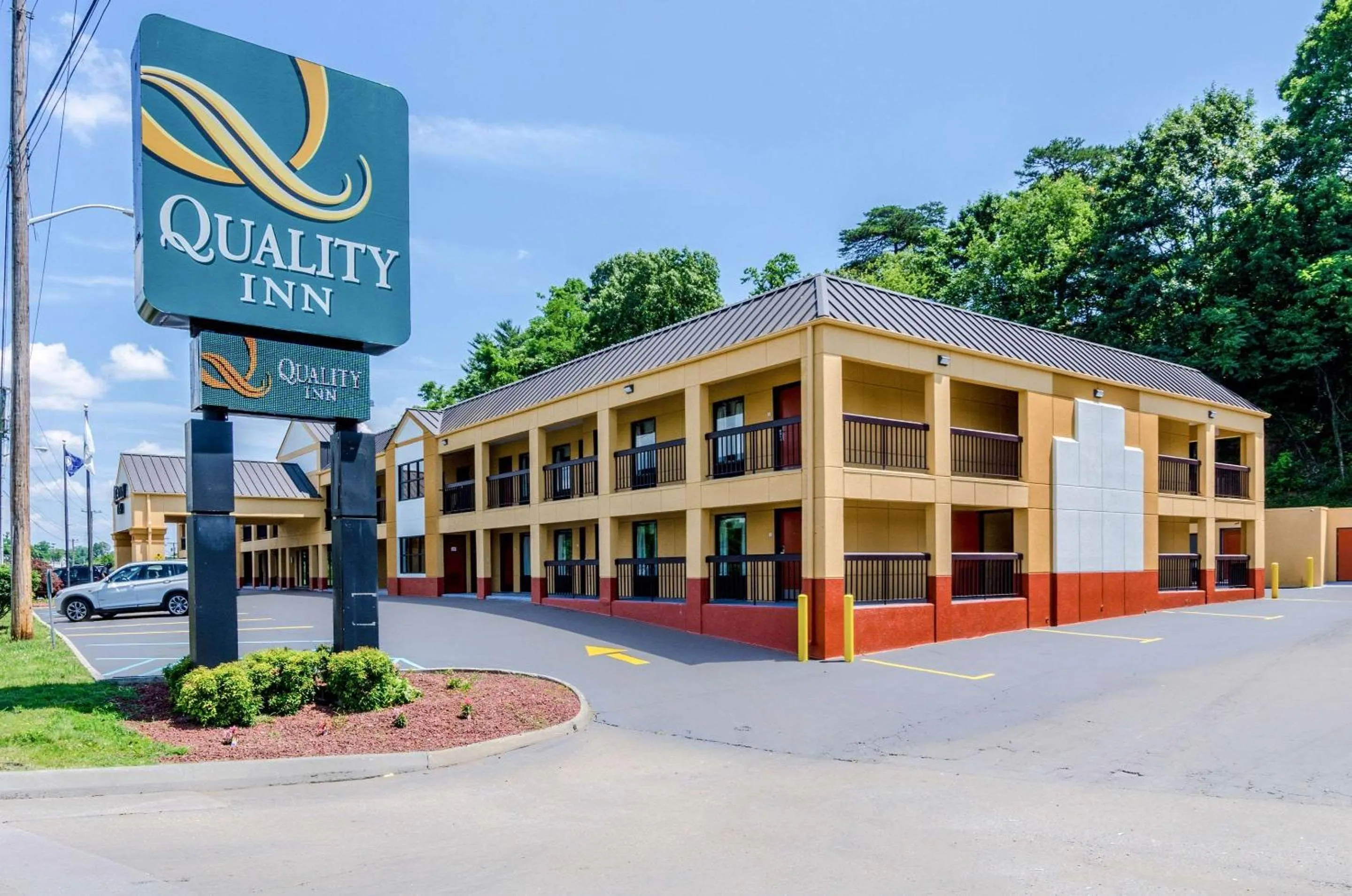 Property building in Quality Inn Tanglewood