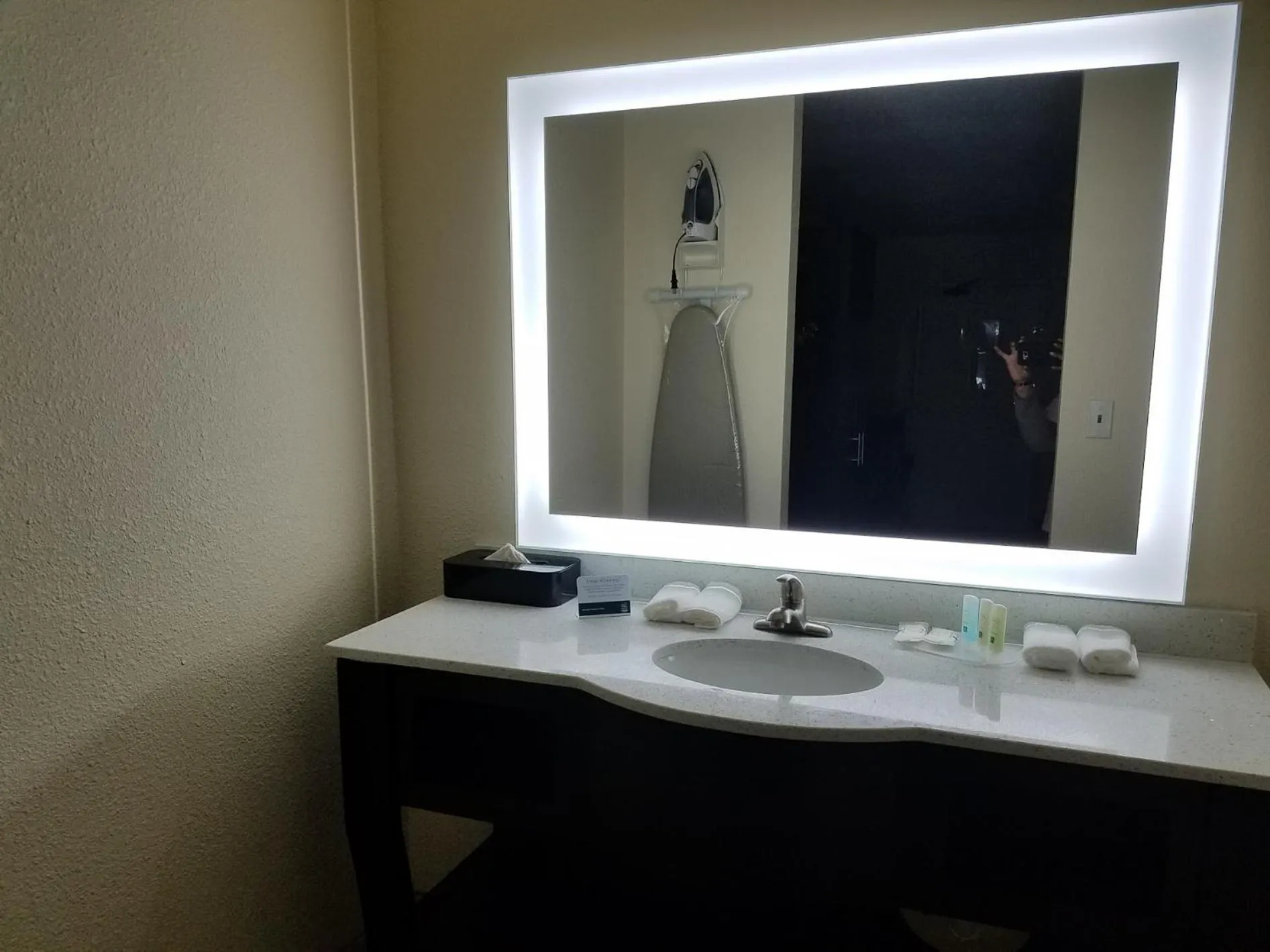 Bathroom in Quality Inn Tanglewood