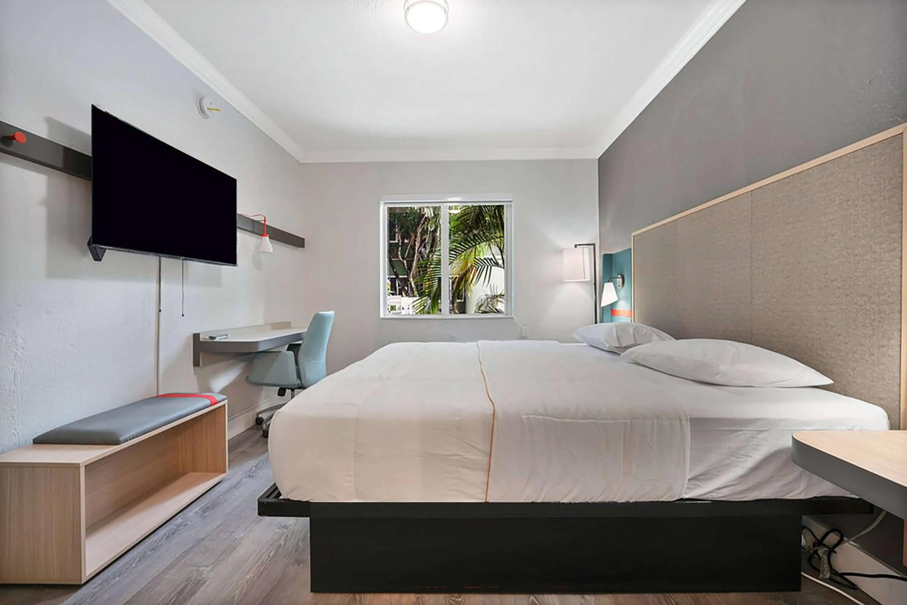 Photo of the whole room, Bed in Atrium Hotel, Trademark Collection by Wyndham