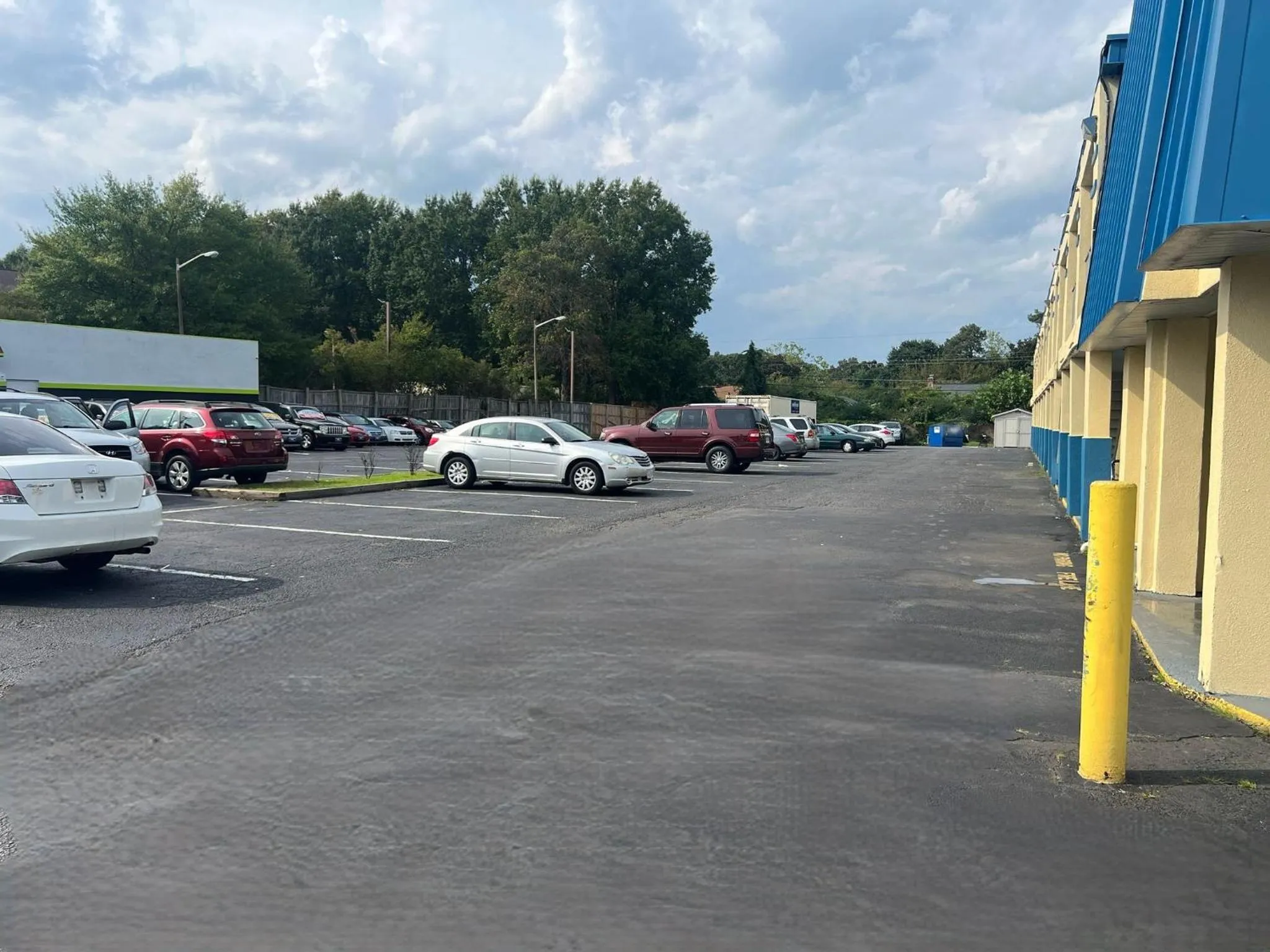 Parking in Capitol Inn by Belvilla Richmond Airport VA