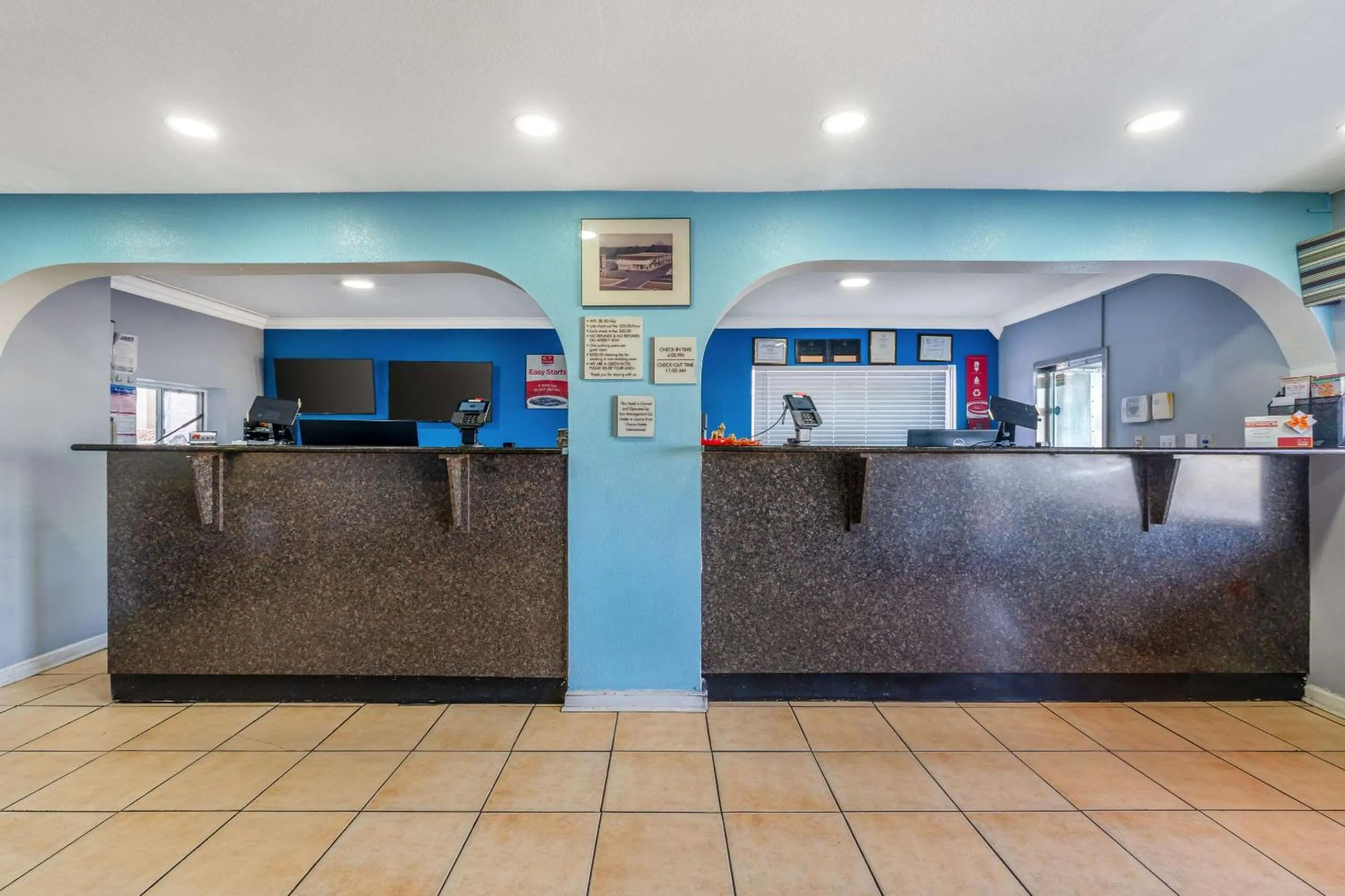 Lobby or reception in Econo Lodge Inn & Suites Virginia Beach - Norfolk