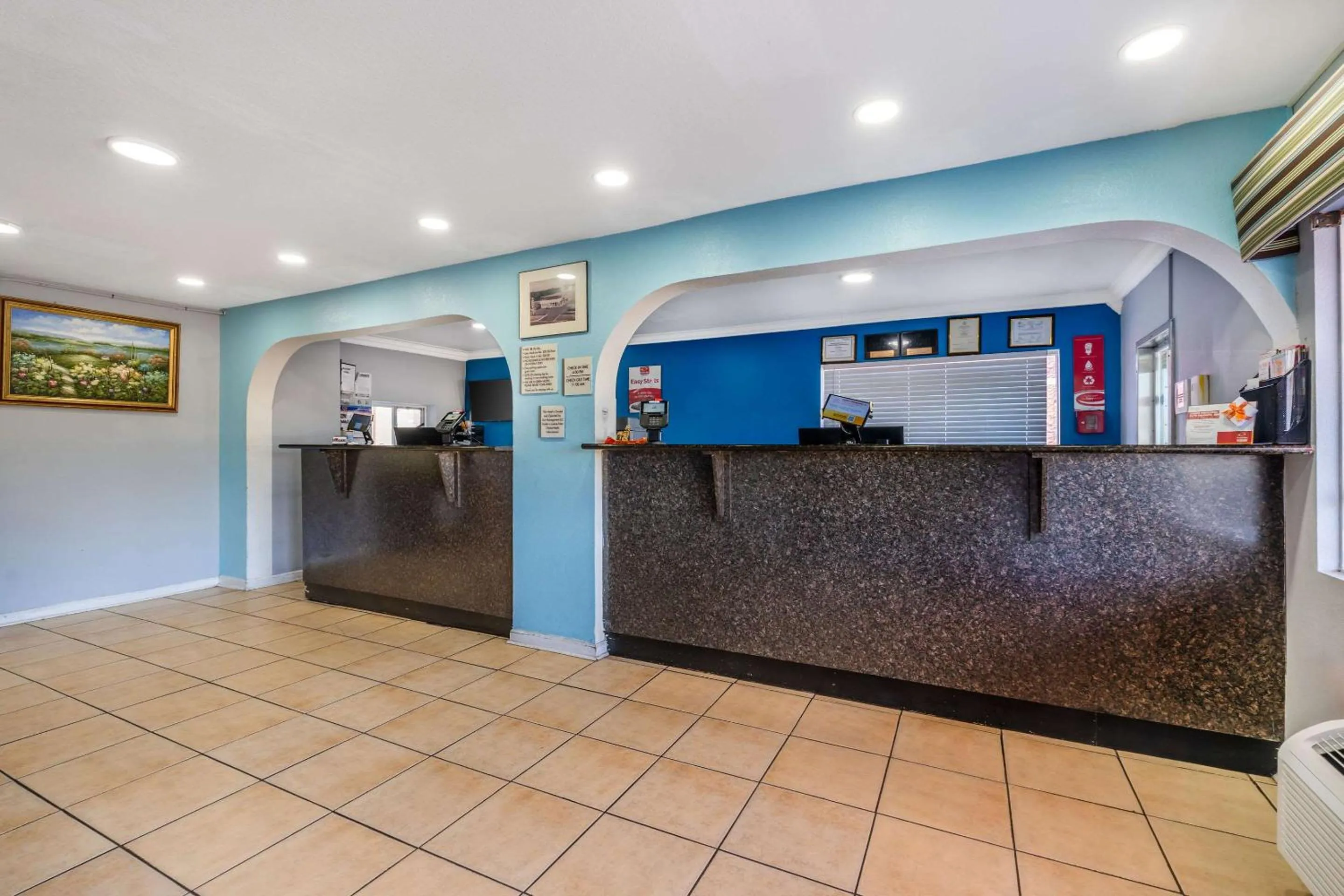Lobby or reception in Econo Lodge Inn & Suites Virginia Beach - Norfolk