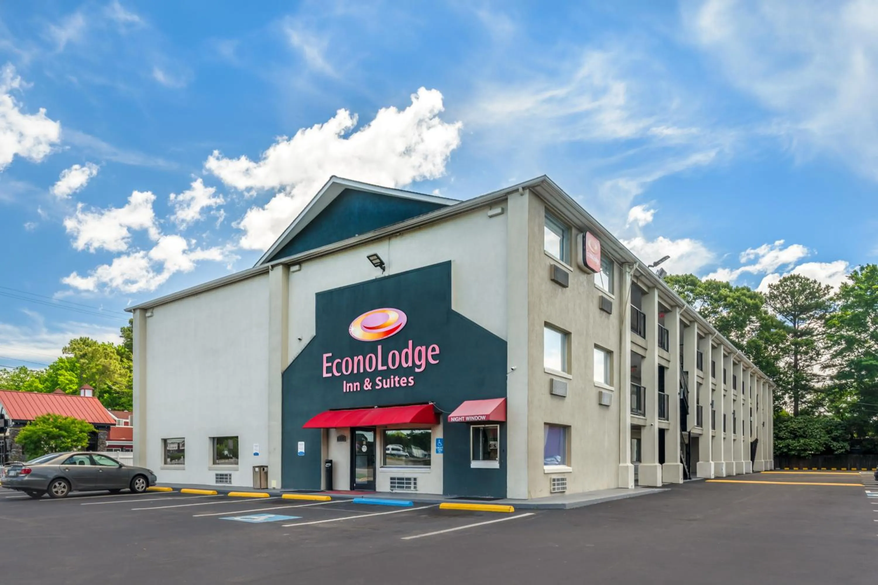 Property building in Econo Lodge Inn & Suites Virginia Beach - Norfolk