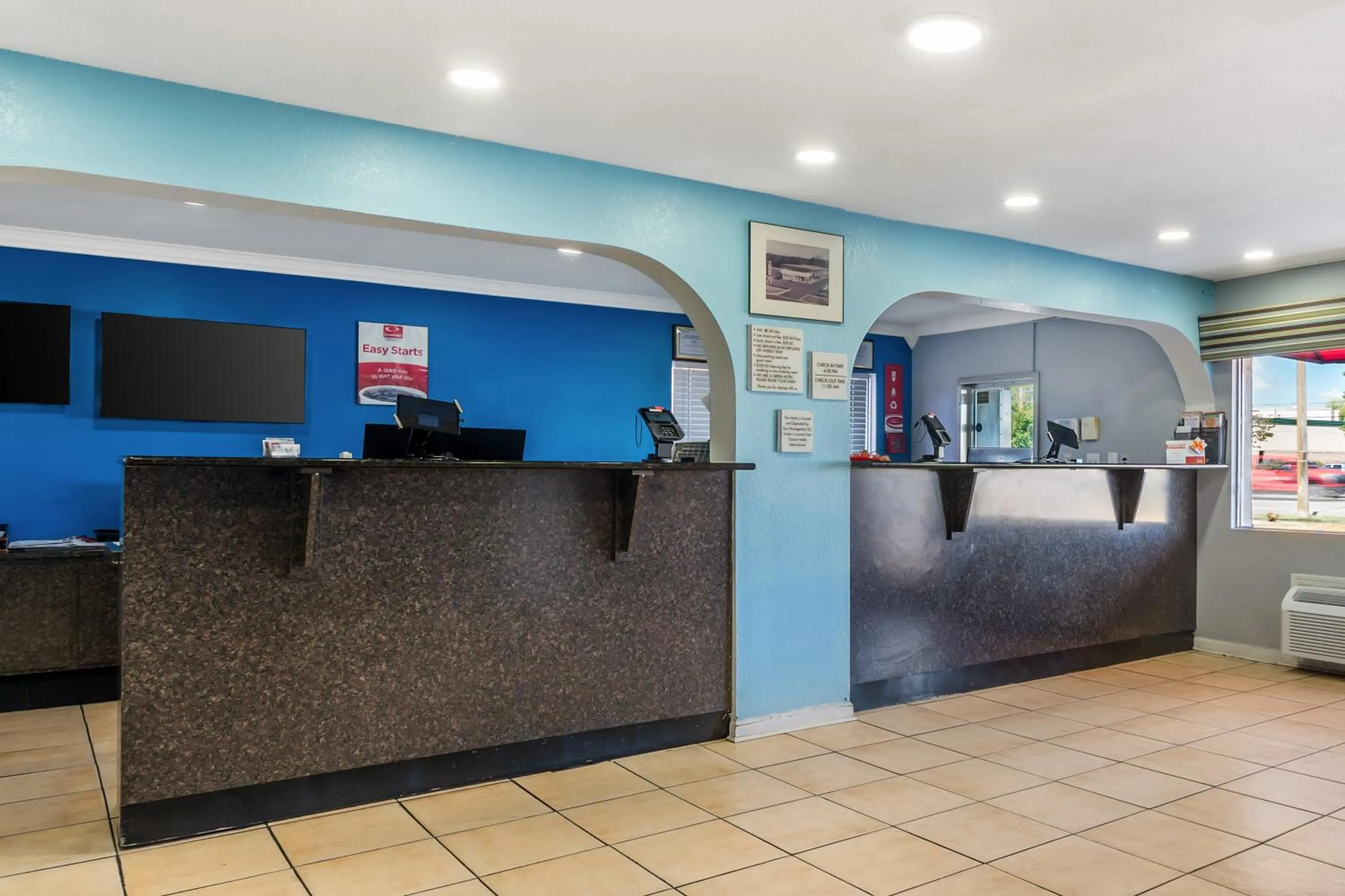 Lobby or reception in Econo Lodge Inn & Suites Virginia Beach - Norfolk