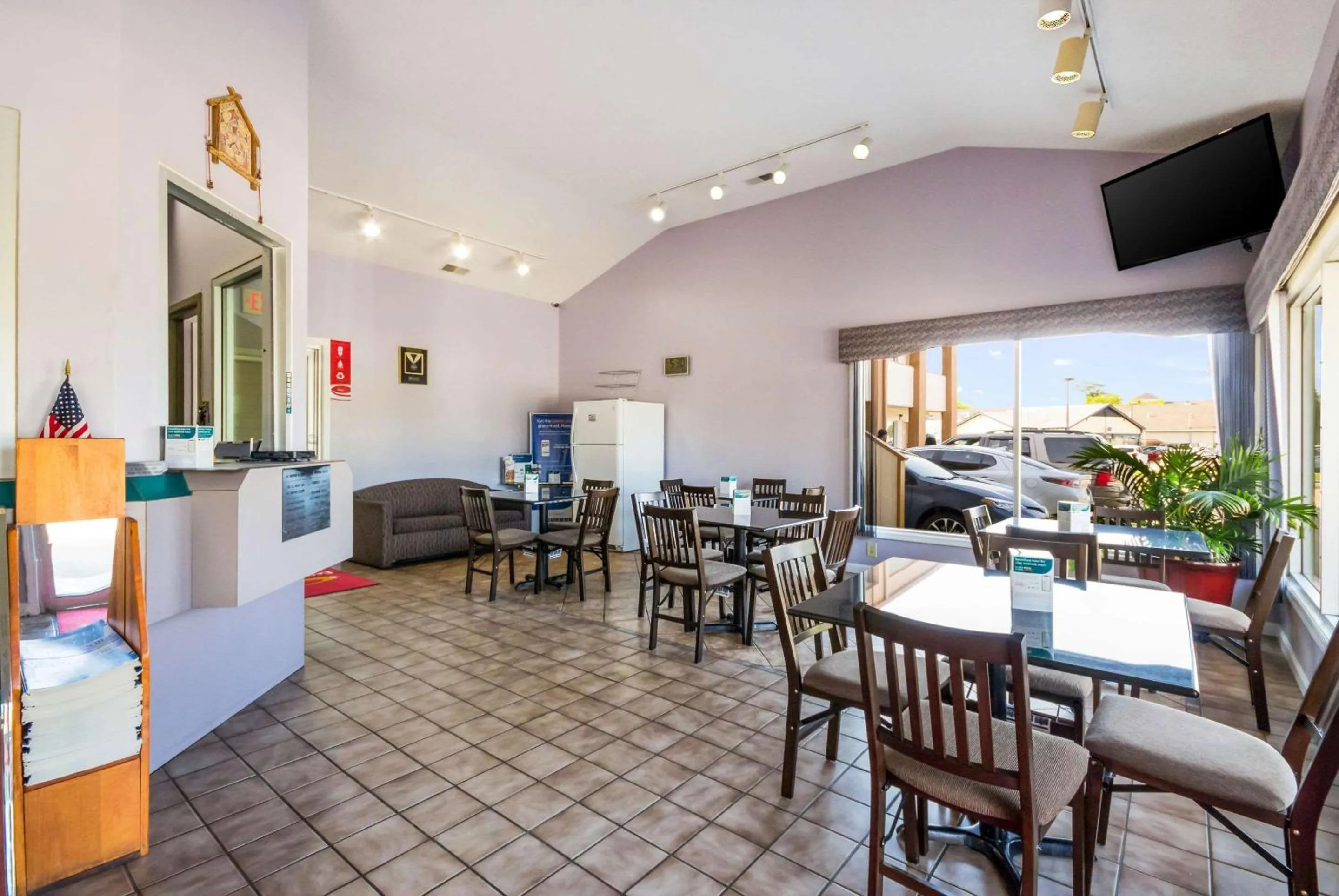 Lobby or reception in Econo Lodge Little Creek