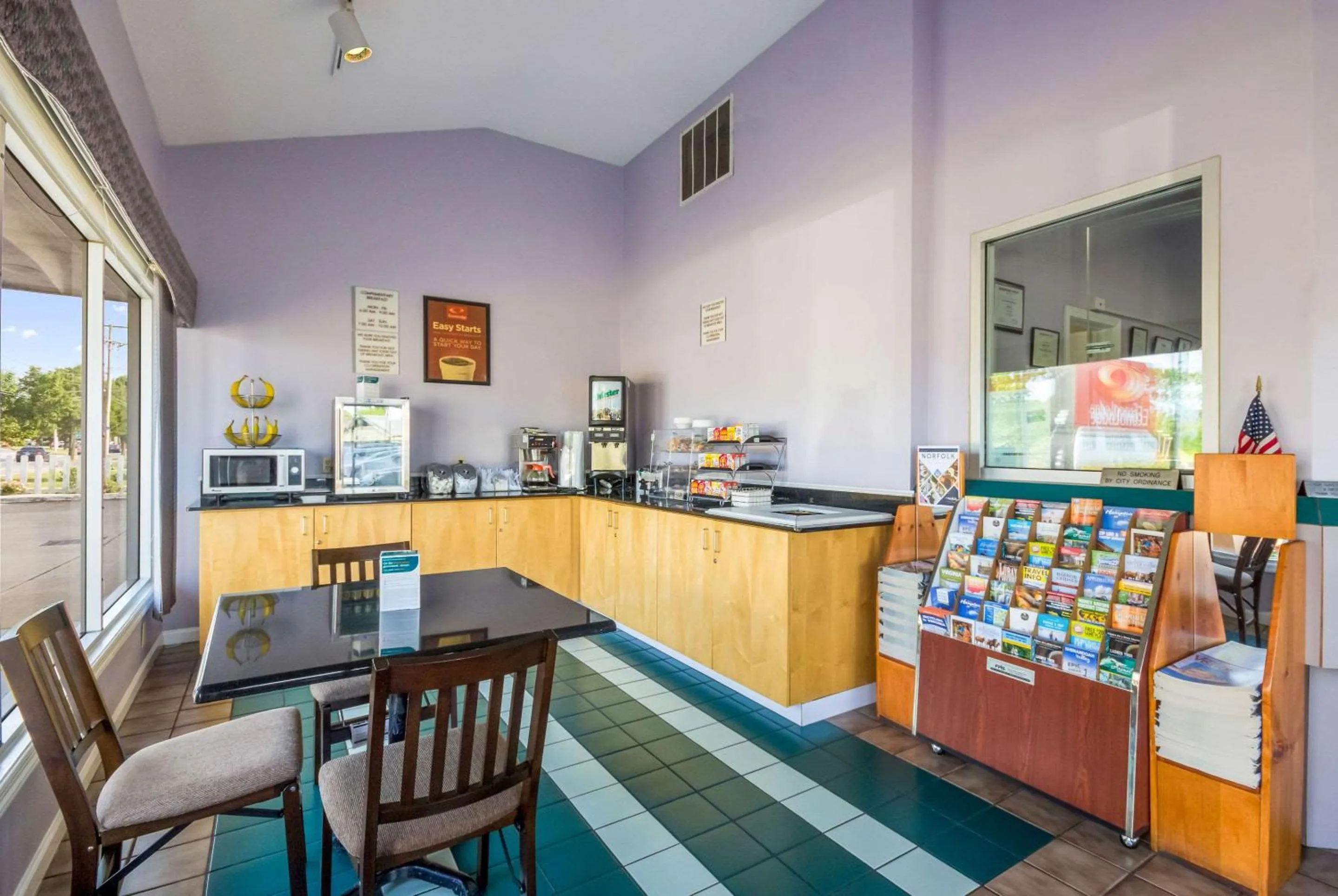 Restaurant/places to eat in Econo Lodge Little Creek