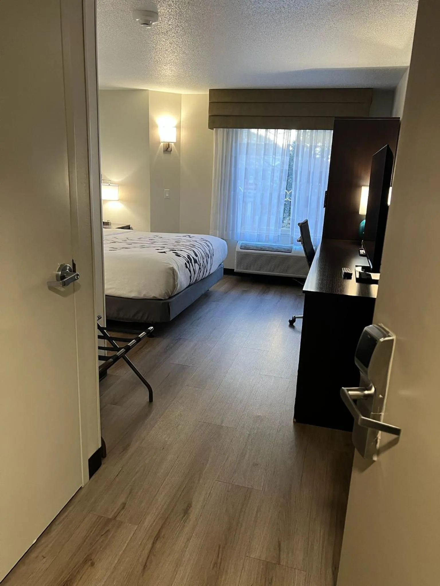 Bed in Sleep Inn Staunton