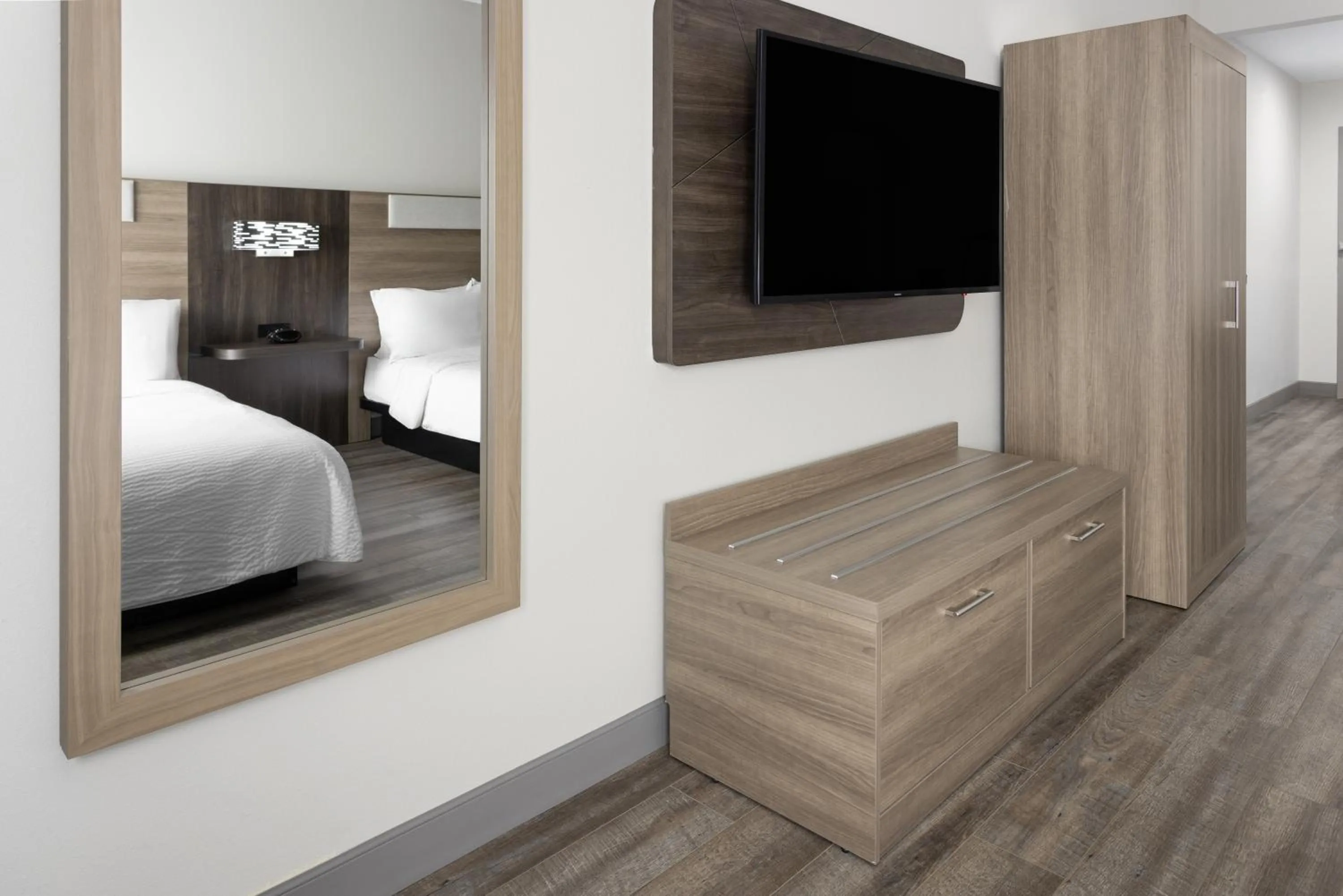 Bed in Holiday Inn Express & Suites Leesburg - Historic District by IHG